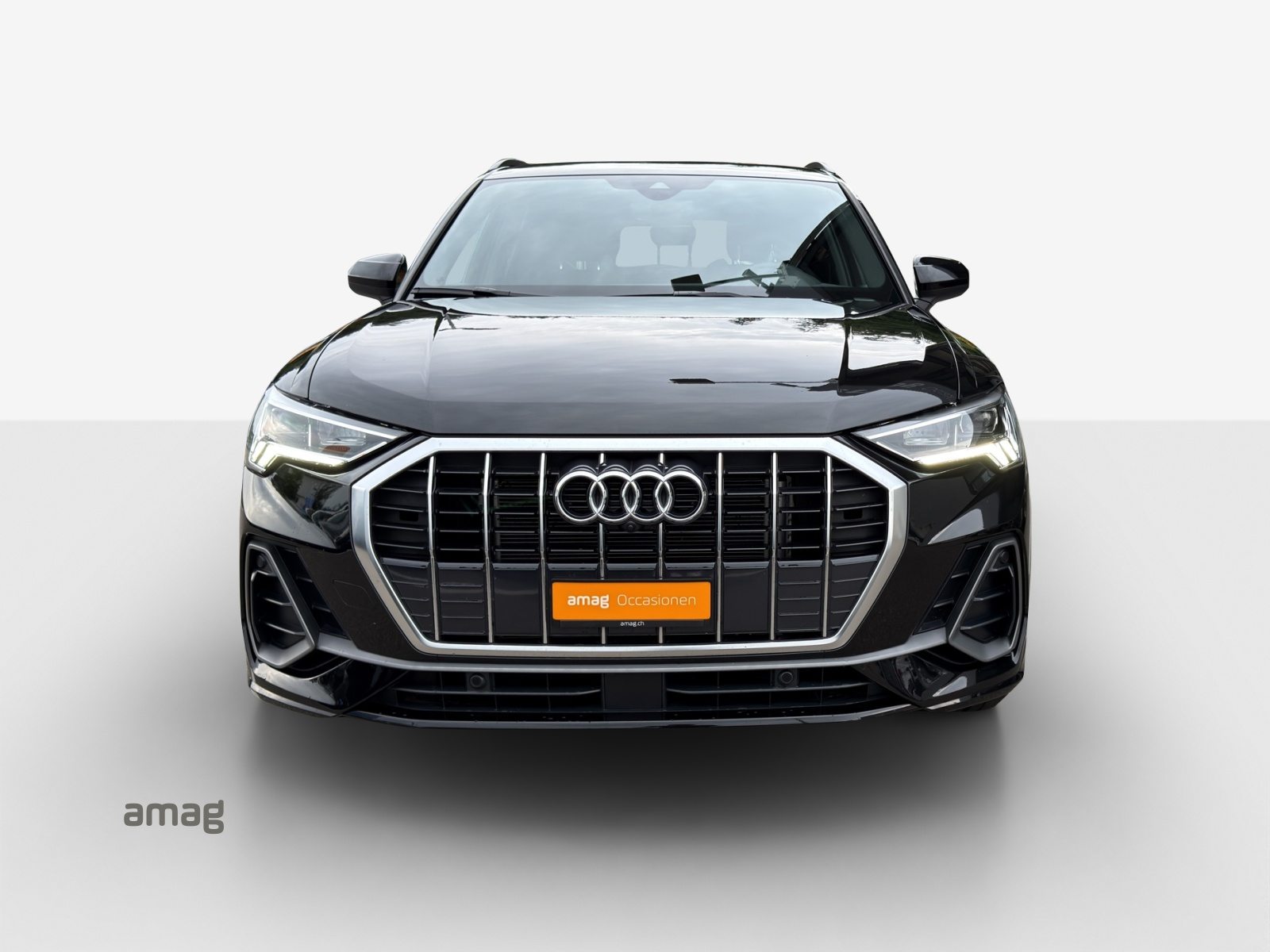 AUDI Q3 35 TFSI S line Attraction, Petrol, Second hand / Used, Automatic - 7