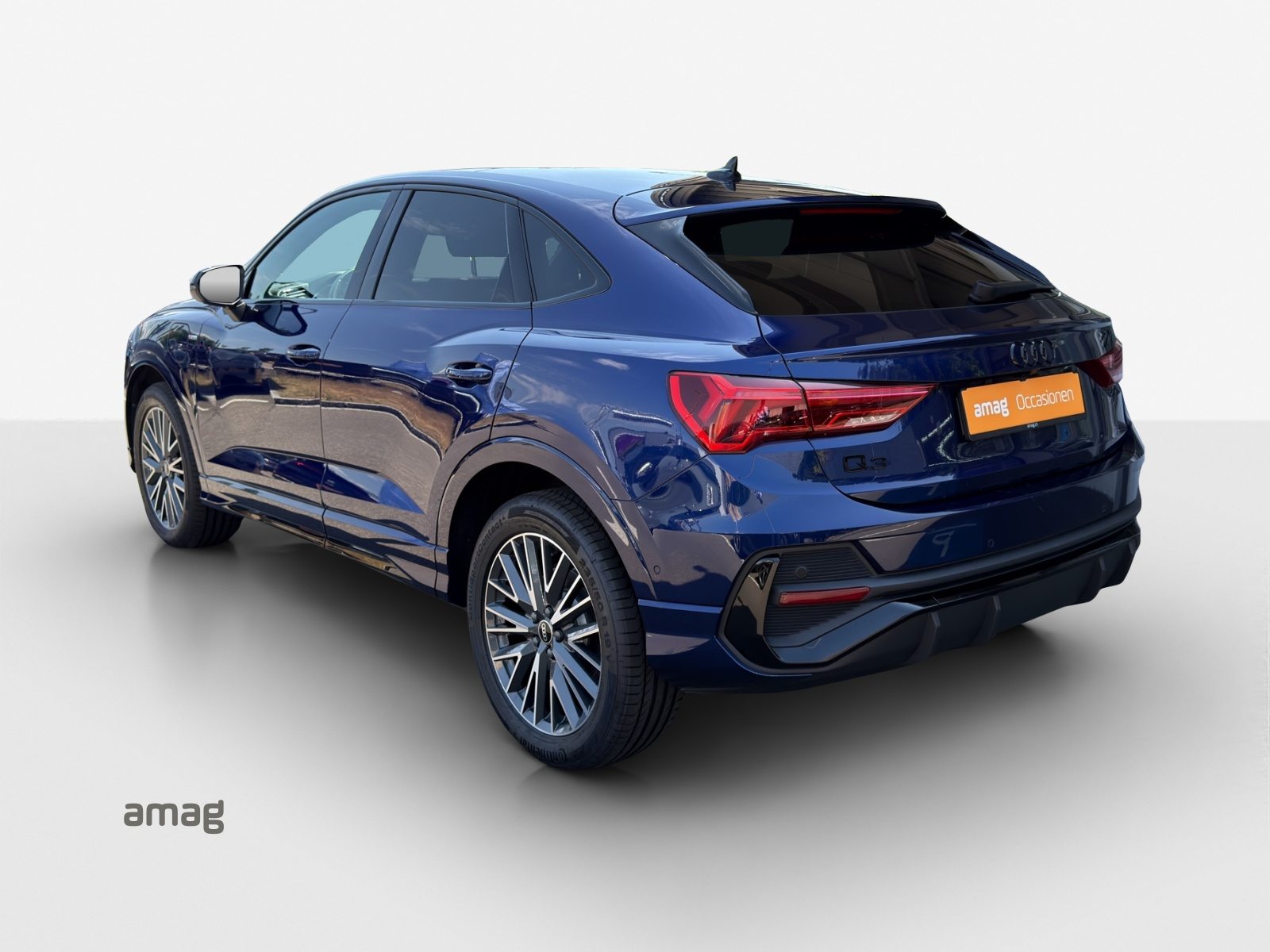 AUDI Q3 Sportback 45 TFSI e S line, Full-Hybrid Petrol/Electric, Second hand / Used, Automatic - 3