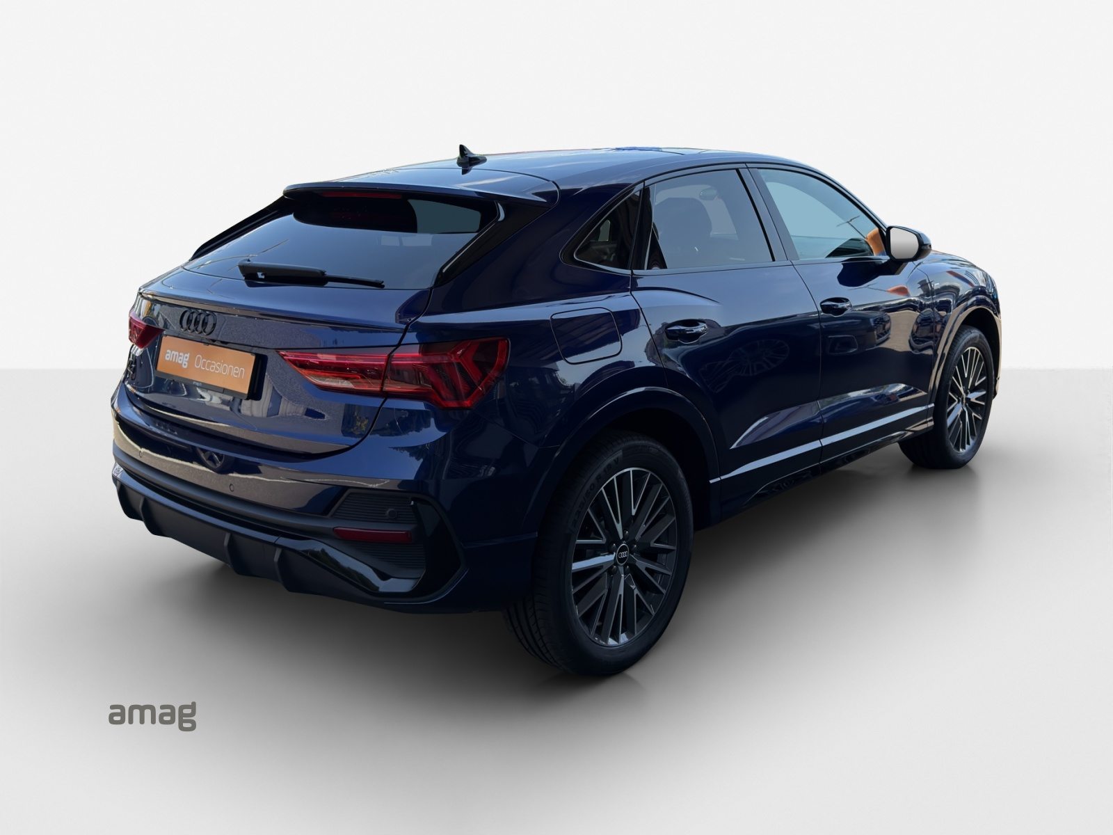 AUDI Q3 Sportback 45 TFSI e S line, Full-Hybrid Petrol/Electric, Second hand / Used, Automatic - 5