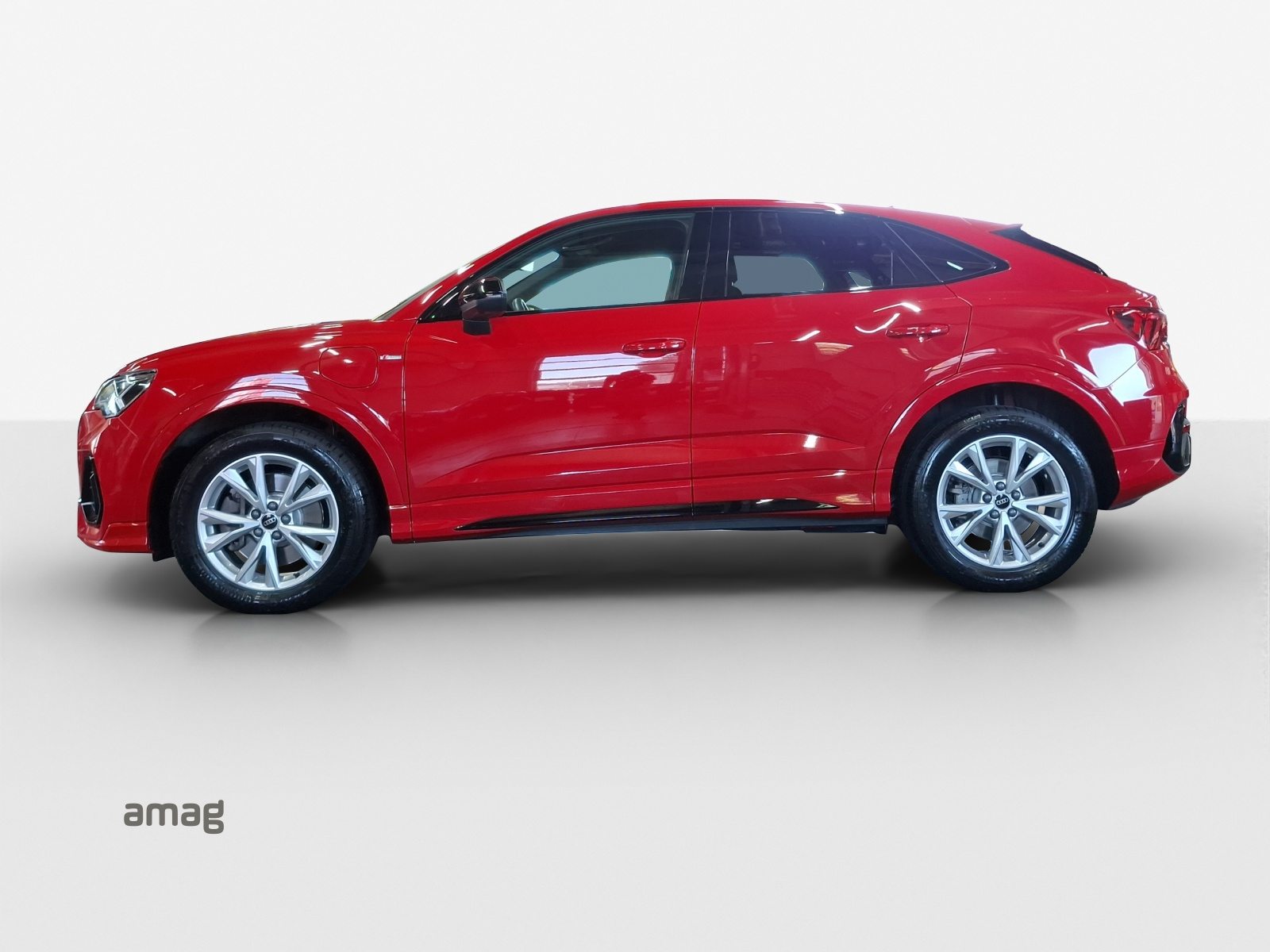 AUDI Q3 Sportback 45 TFSI e S line, Full-Hybrid Petrol/Electric, Second hand / Used, Automatic - 2