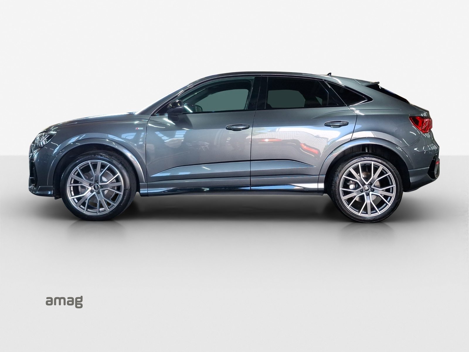 AUDI Q3 Sportback 40 TFSI S line, Petrol, Second hand / Used, Automatic - 2