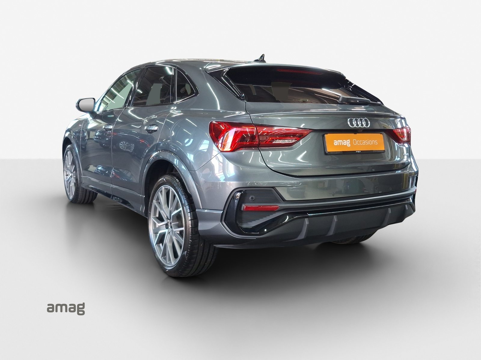 AUDI Q3 Sportback 40 TFSI S line, Petrol, Second hand / Used, Automatic - 3