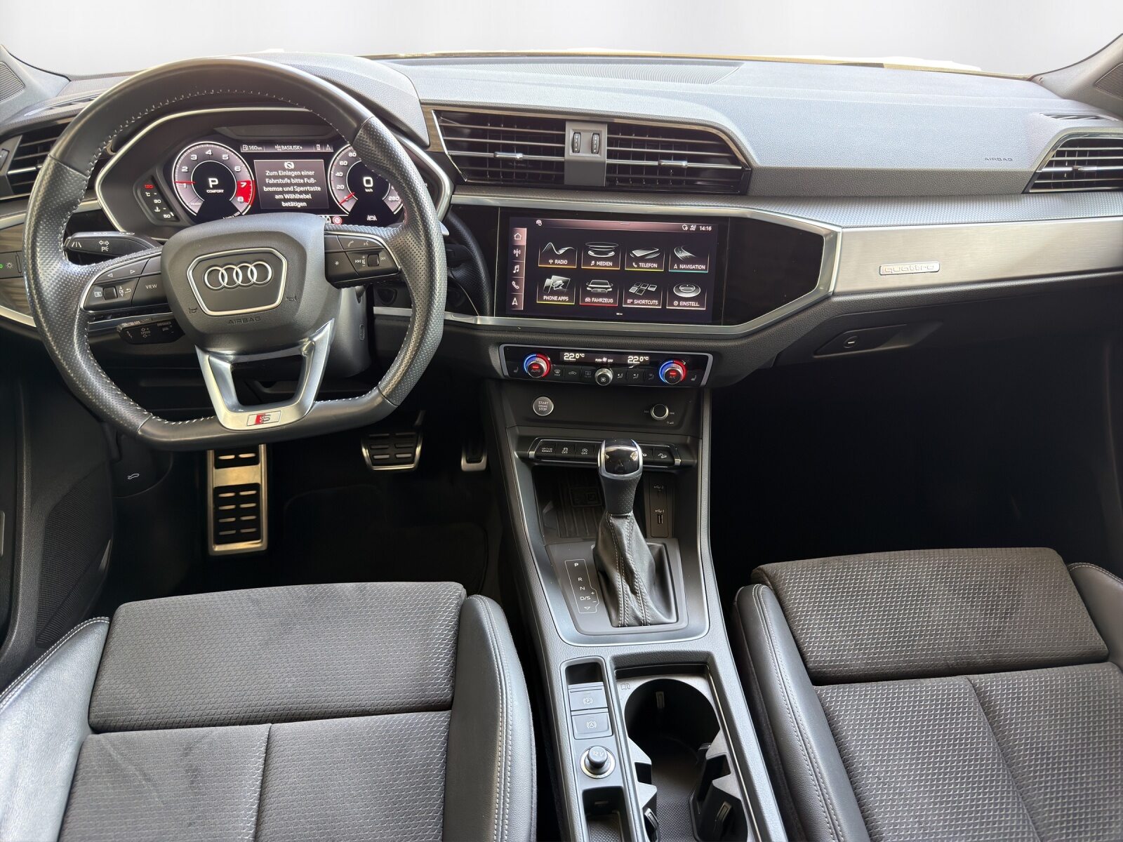AUDI Q3 45 TFSI S line, Petrol, Second hand / Used, Automatic - 7