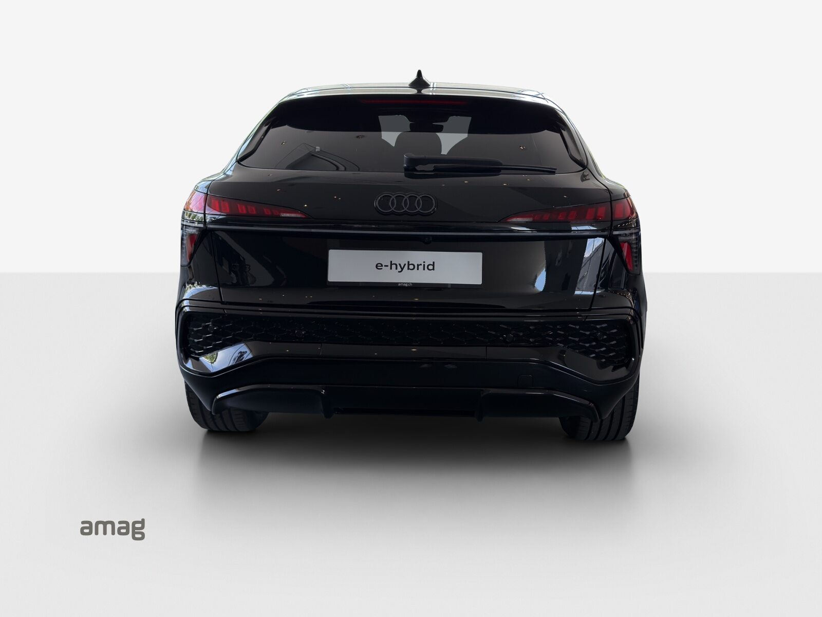 AUDI Q3 SB e-hybrid 200 kW, Full-Hybrid Petrol/Electric, Second hand / Used, Automatic - 4