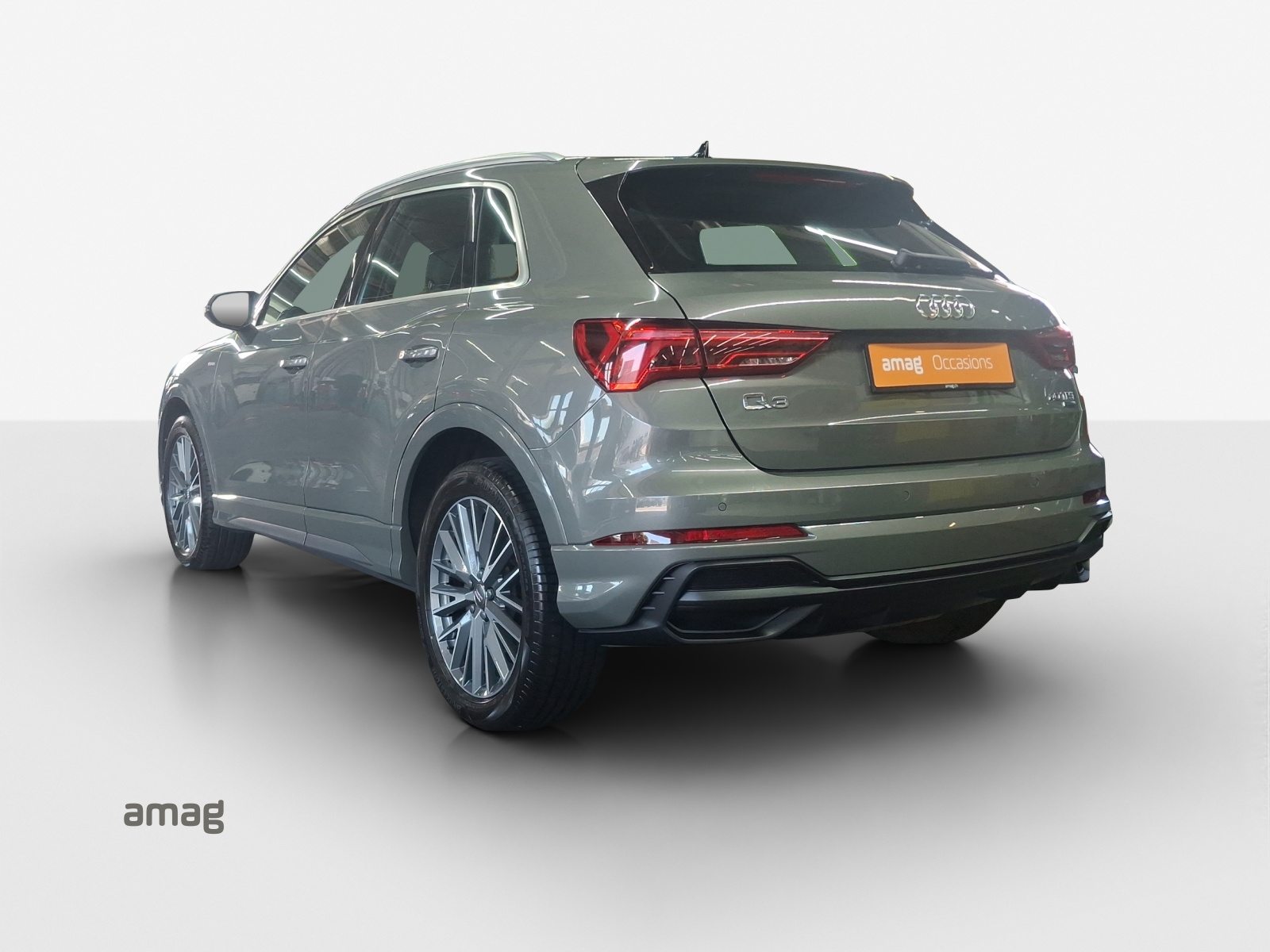 AUDI Q3 40 TFSI S line, Benzin, Occasion / Gebraucht, Automatik - 3