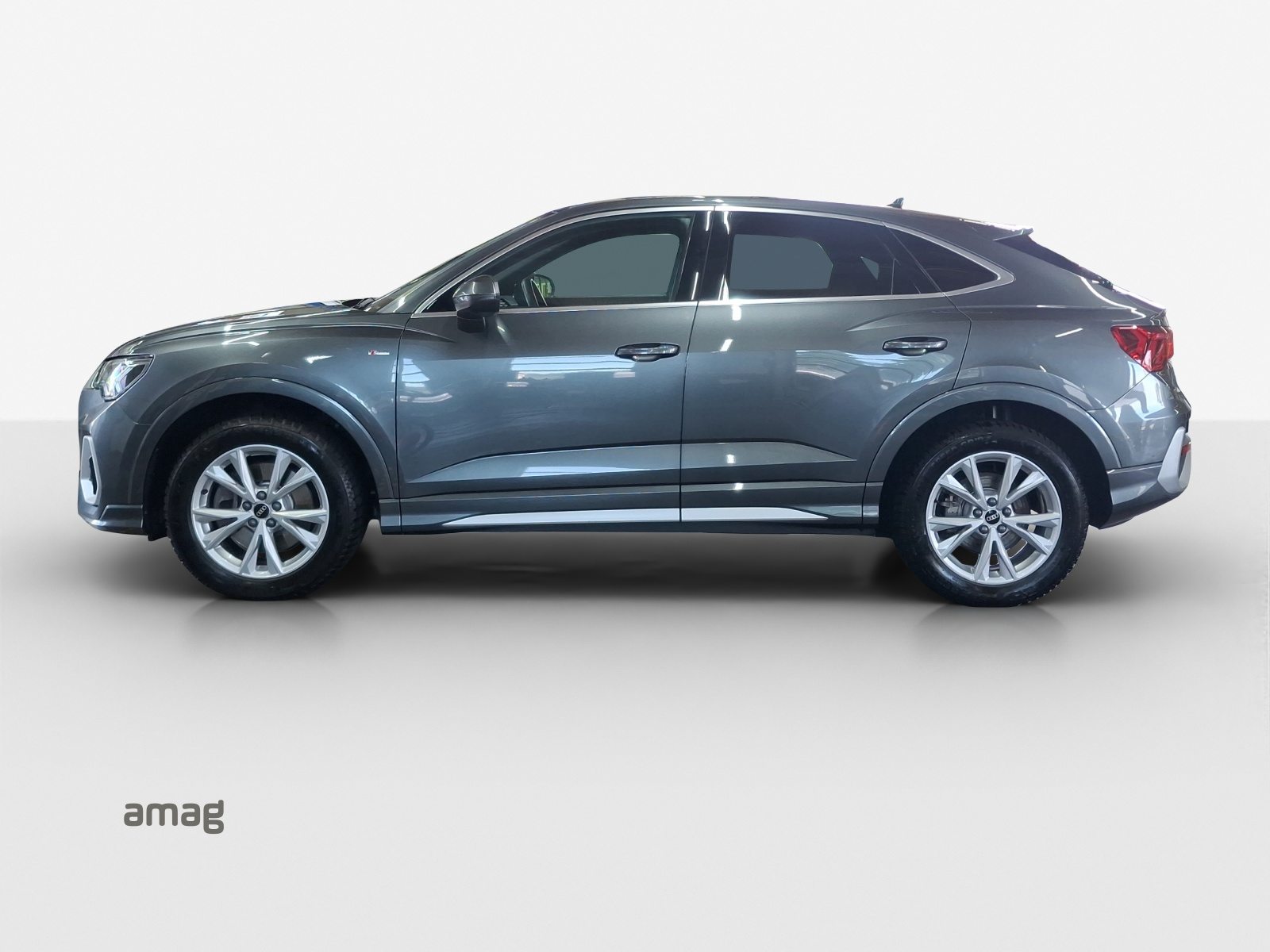 AUDI Q3 Sportback 40 TFSI S line, Benzin, Occasion / Gebraucht, Automatik - 2