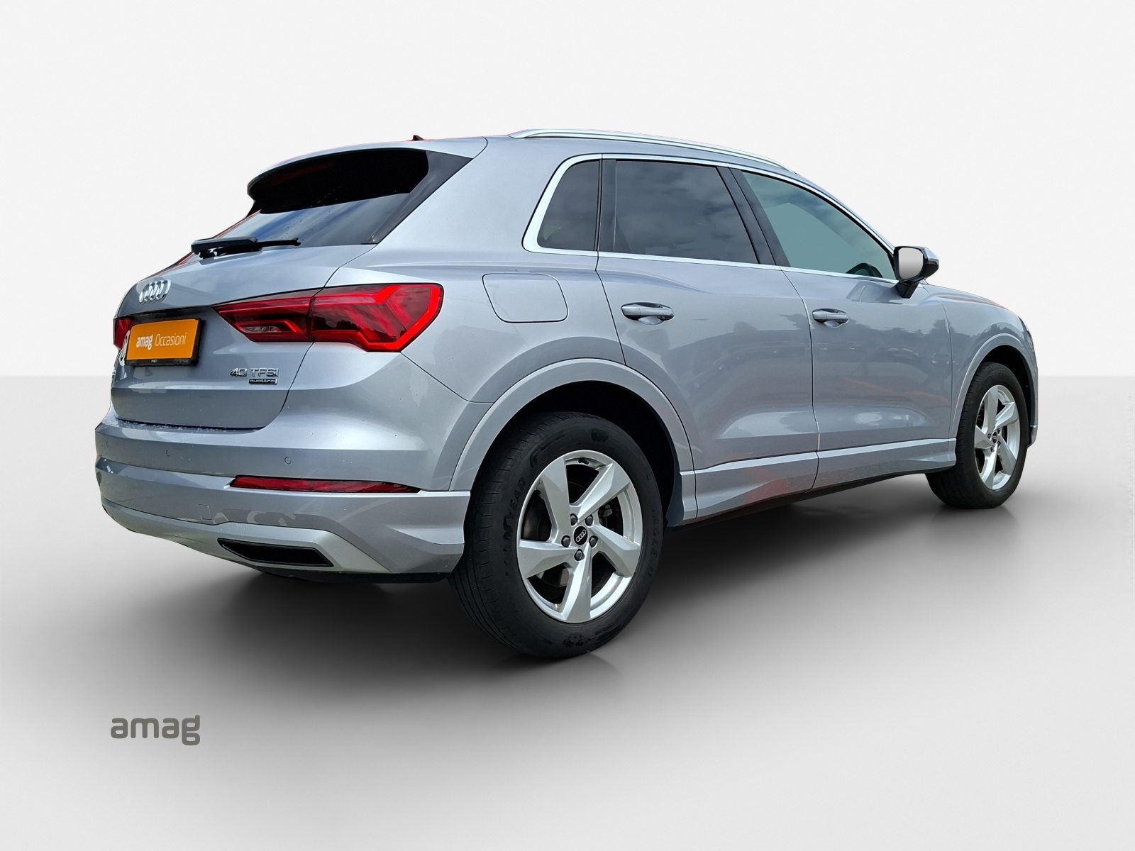 AUDI Q3 40 TFSI advanced, Petrol, Second hand / Used, Automatic - 5