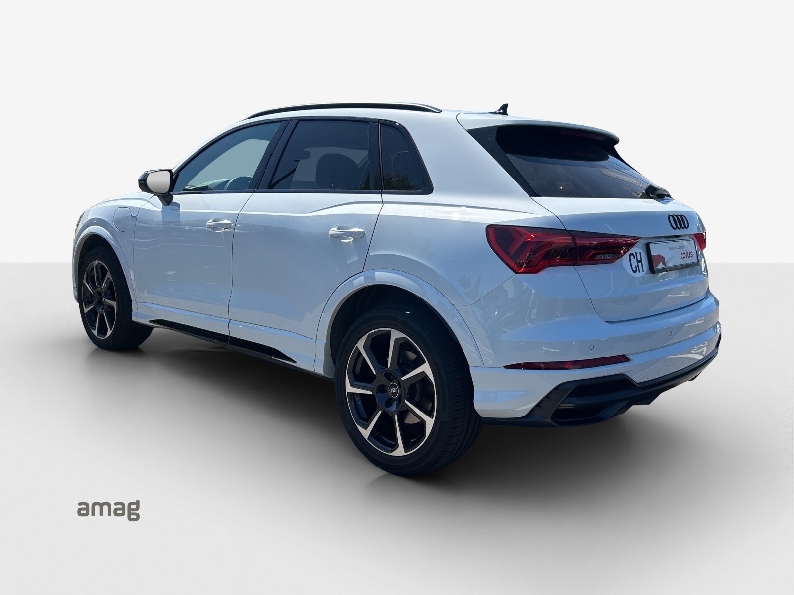 AUDI Q3 45 TFSI e S line Attraction, Hybride Intégral Essence/Électricité, Occasion / Utilisé, Automatique - 3