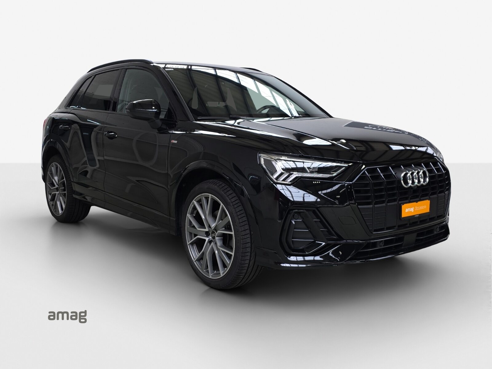 AUDI Q3 35 TFSI S line Attraction, Benzin, Occasion / Gebraucht, Automatik - 6