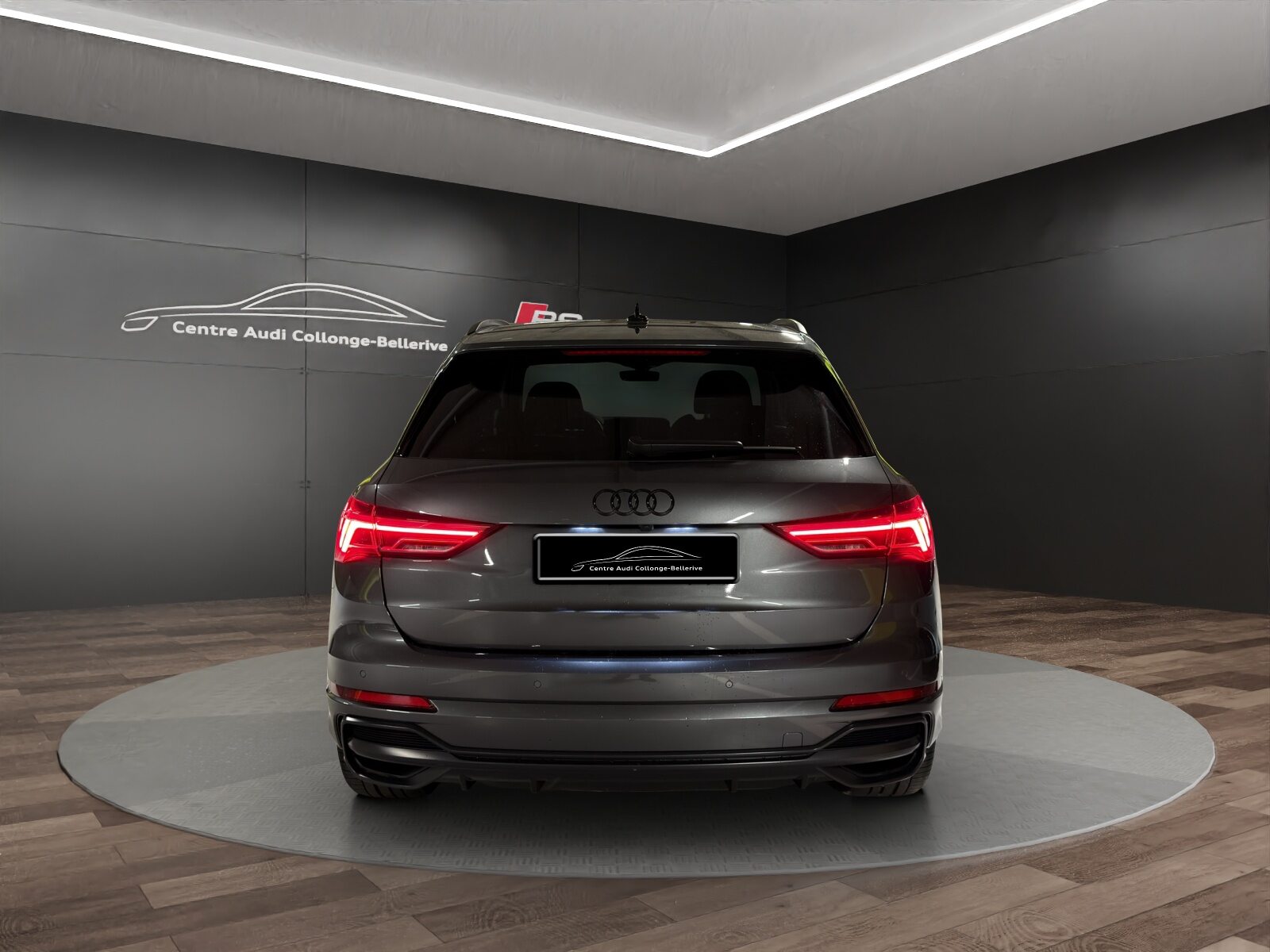 AUDI Q3 45 TFSI e S line Attraction, Voll-Hybrid Benzin/Elektro, Occasion / Gebraucht, Automatik - 5