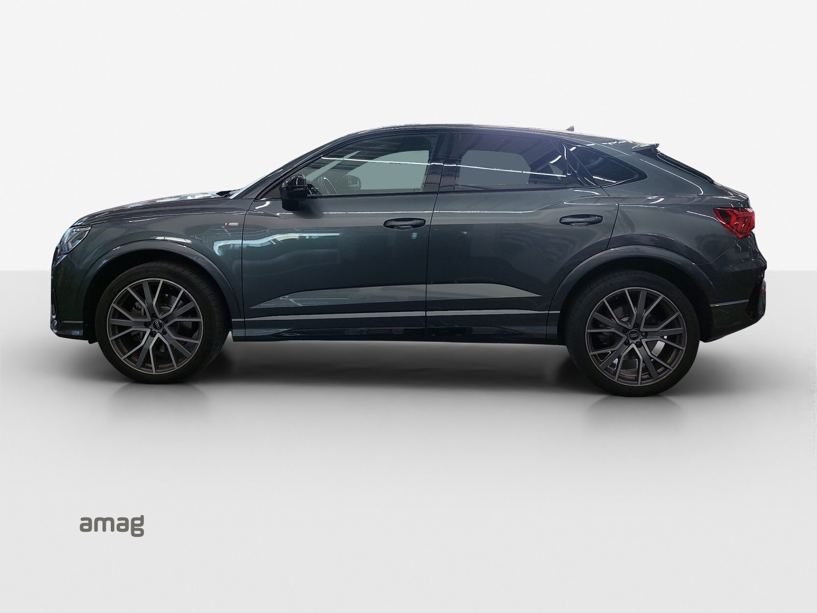 AUDI Q3 Sportback 45 TFSI S line, Petrol, Second hand / Used, Automatic - 2