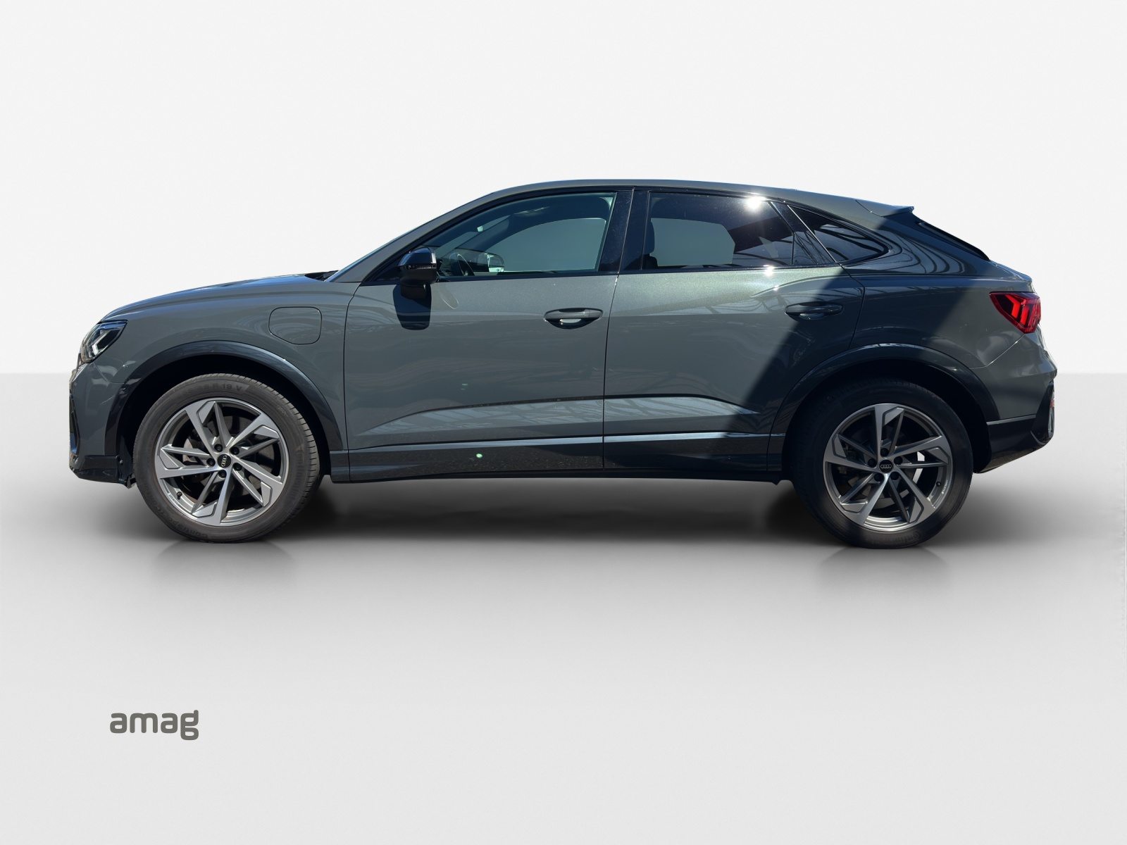 AUDI Q3 Sportback 45 TFSI e, Hybride Intégral Essence/Électricité, Occasion / Utilisé, Automatique - 2