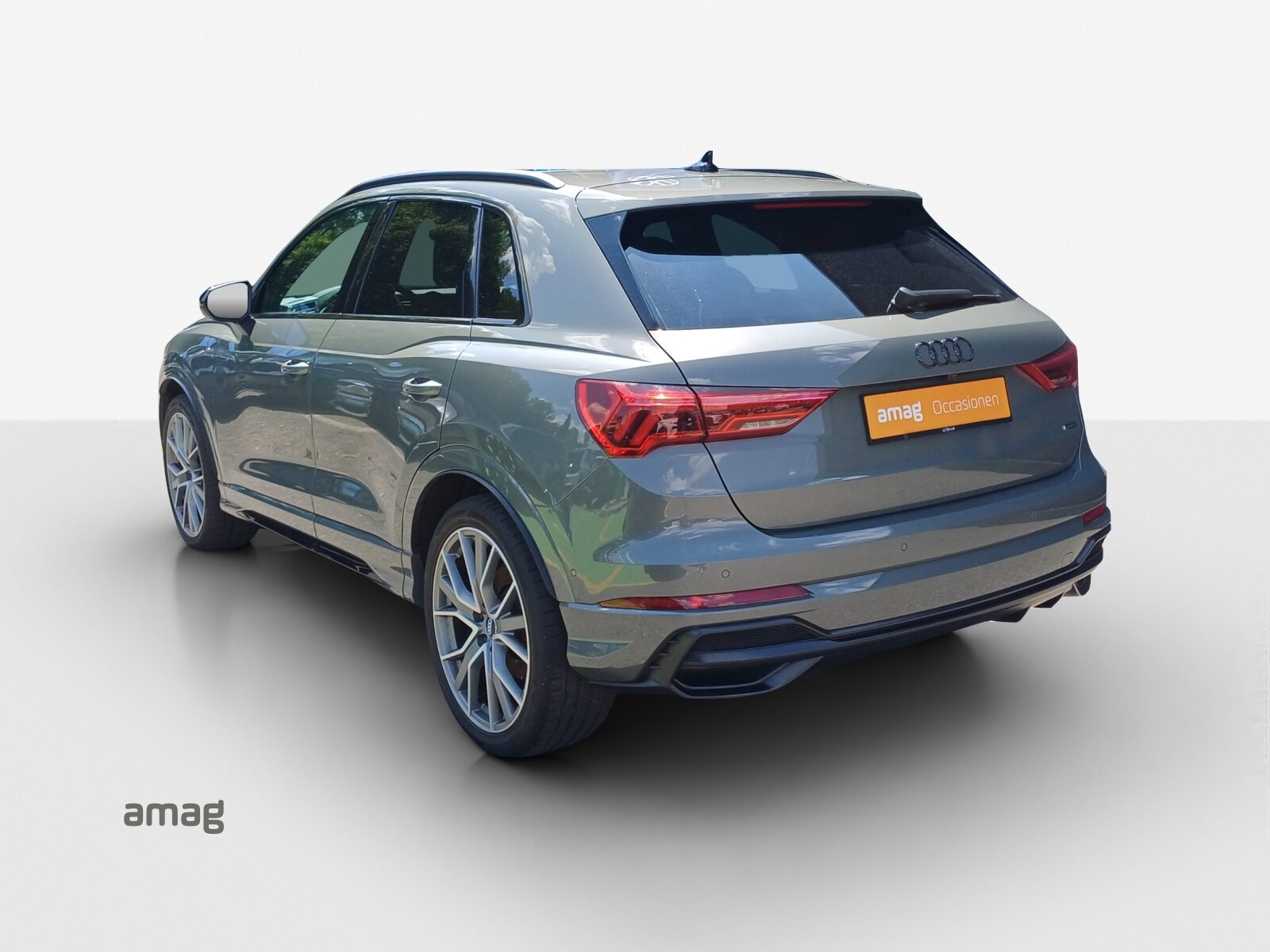 AUDI Q3 40 TFSI S line, Benzin, Occasion / Gebraucht, Automatik - 3