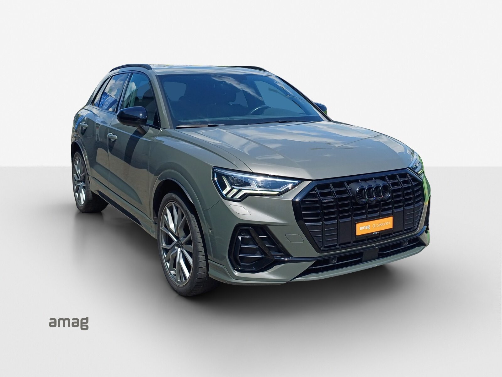 AUDI Q3 40 TFSI S line, Benzin, Occasion / Gebraucht, Automatik - 6