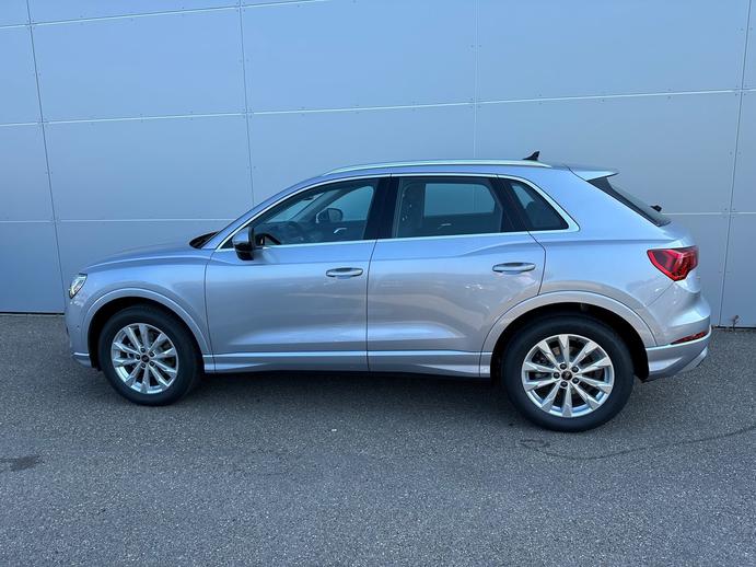 AUDI Q3 35 TFSI advanced Attraction, Benzin, Occasion / Gebraucht, Automatik