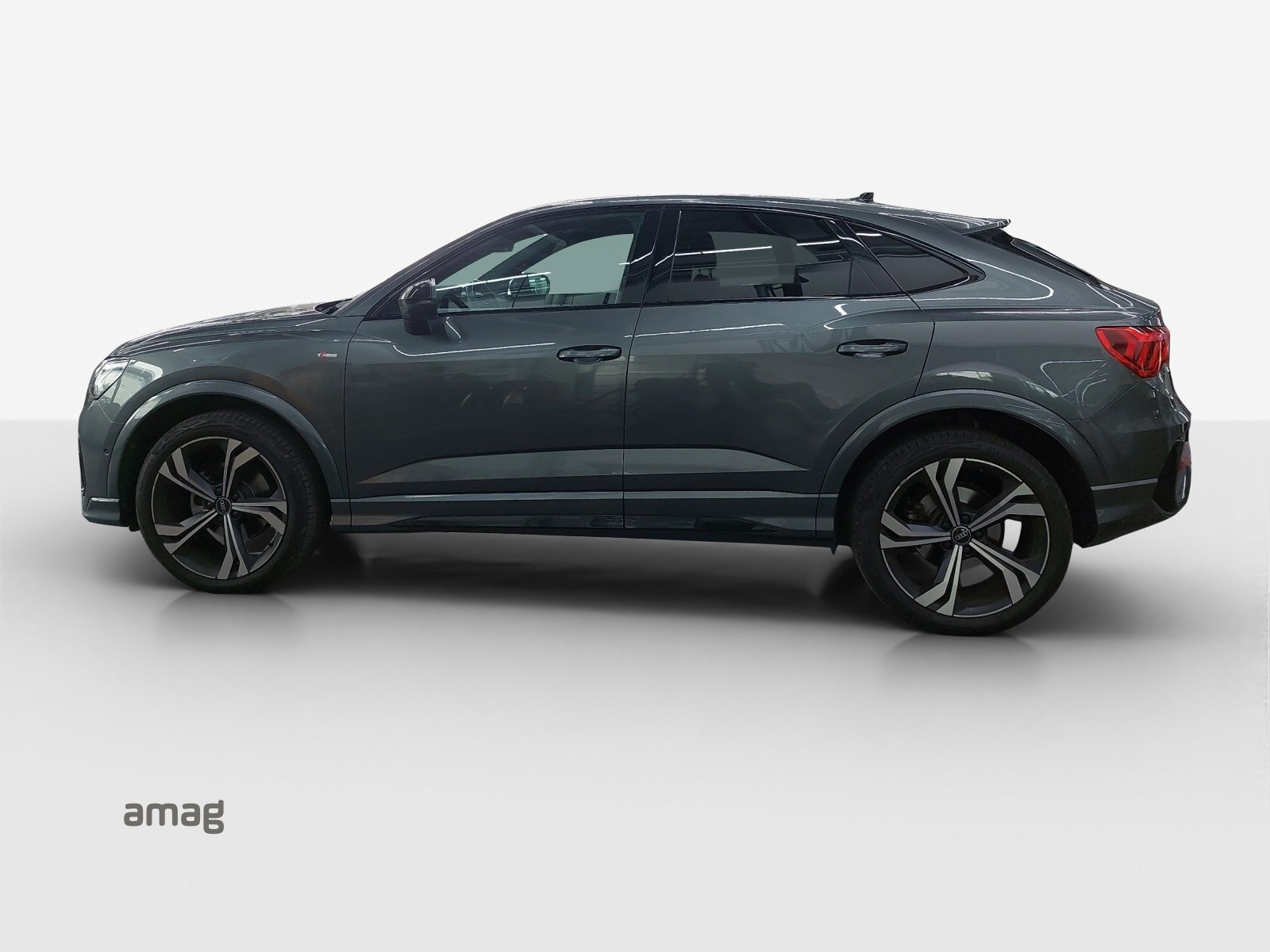 AUDI Q3 Sportback 35 TFSI S line Attraction, Benzin, Occasion / Gebraucht, Automatik - 2