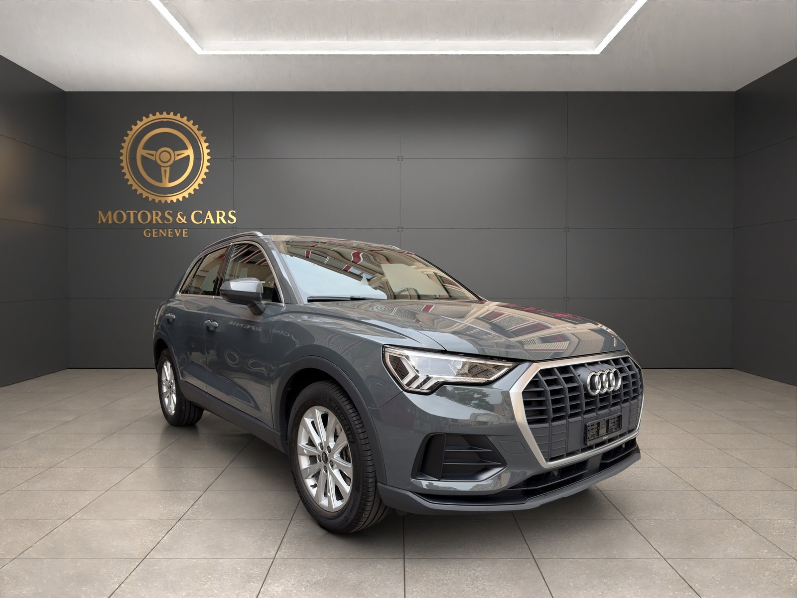 AUDI Q3 35 TFSI advanced Attraction S-tronic, Benzin, Occasion / Gebraucht, Automatik - 2