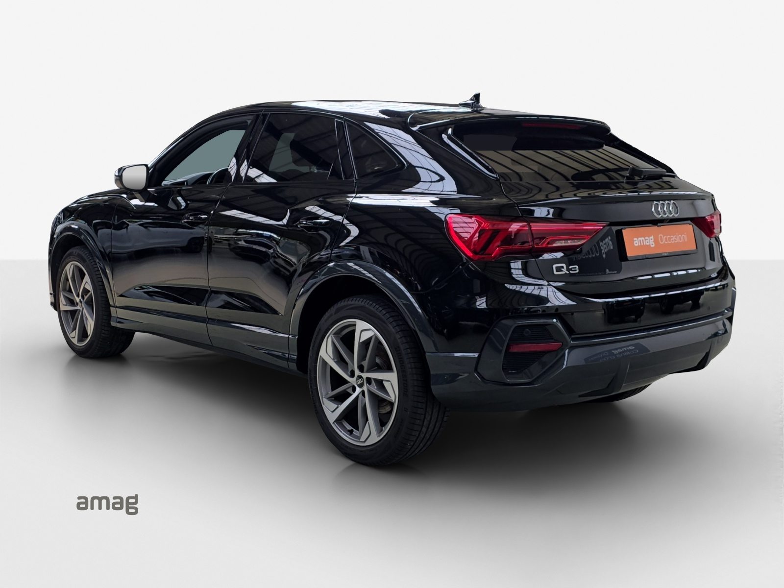 AUDI Q3 Sportback 35 TFSI Attraction, Benzin, Occasion / Gebraucht, Automatik - 3