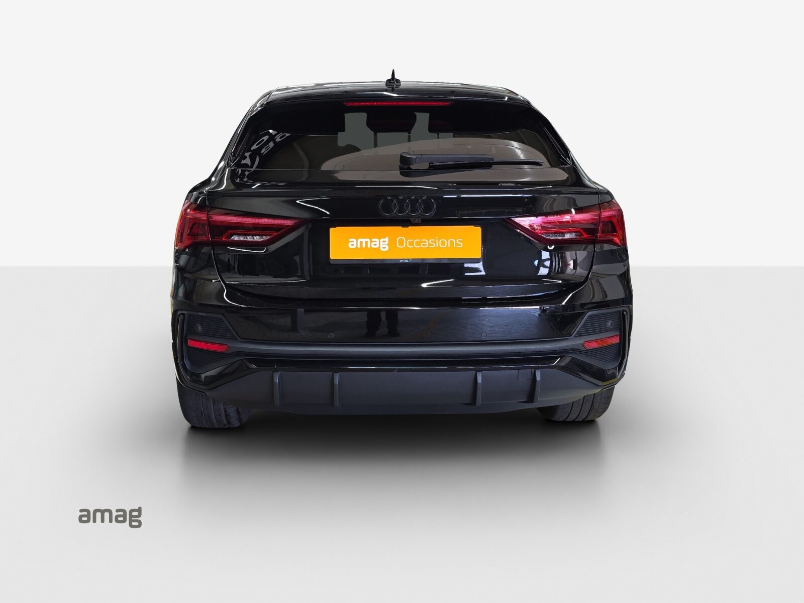 AUDI Q3 Sportback 35 TFSI S line Attraction, Petrol, Second hand / Used, Automatic - 4