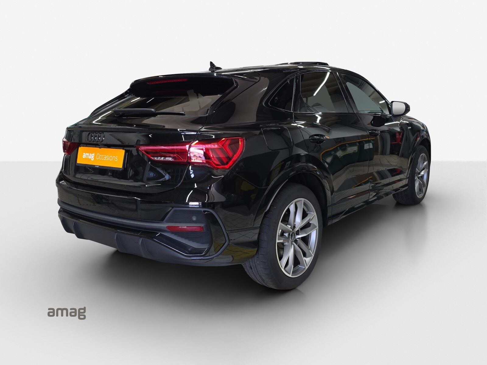 AUDI Q3 Sportback 35 TFSI S line Attraction, Petrol, Second hand / Used, Automatic - 5