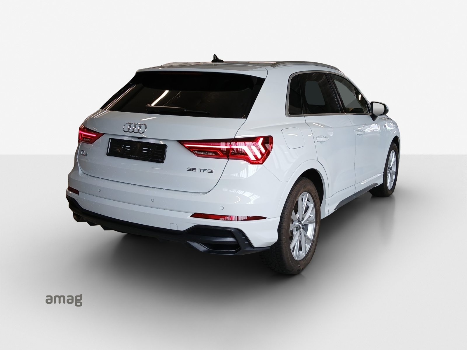 AUDI Q3 35 TFSI S line Attraction, Petrol, Second hand / Used, Automatic - 5