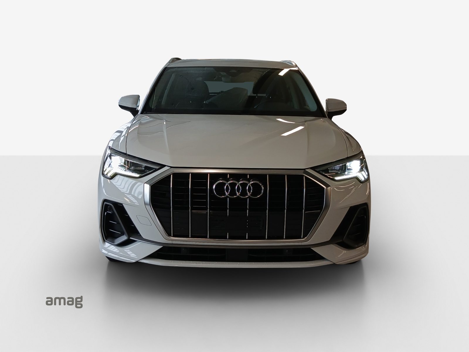 AUDI Q3 35 TFSI S line Attraction, Petrol, Second hand / Used, Automatic - 7