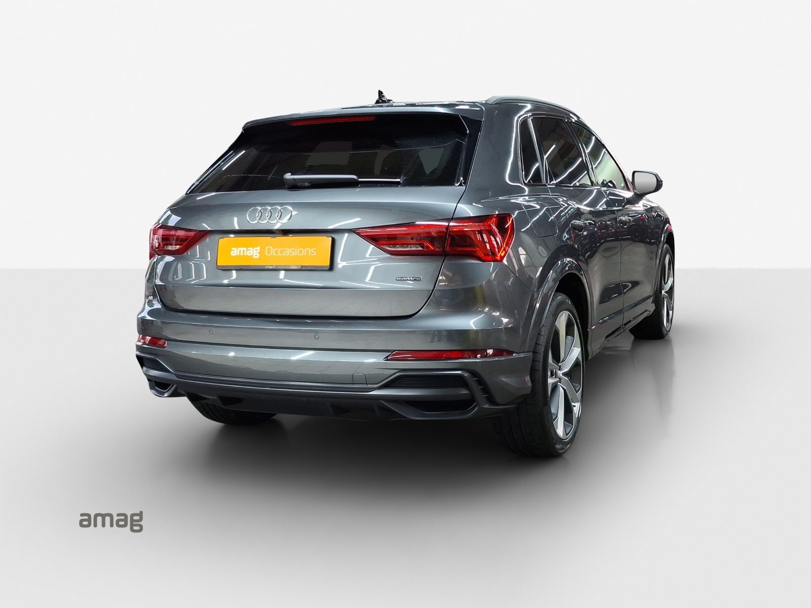AUDI Q3 45 TFSI S line, Petrol, Second hand / Used, Automatic - 5