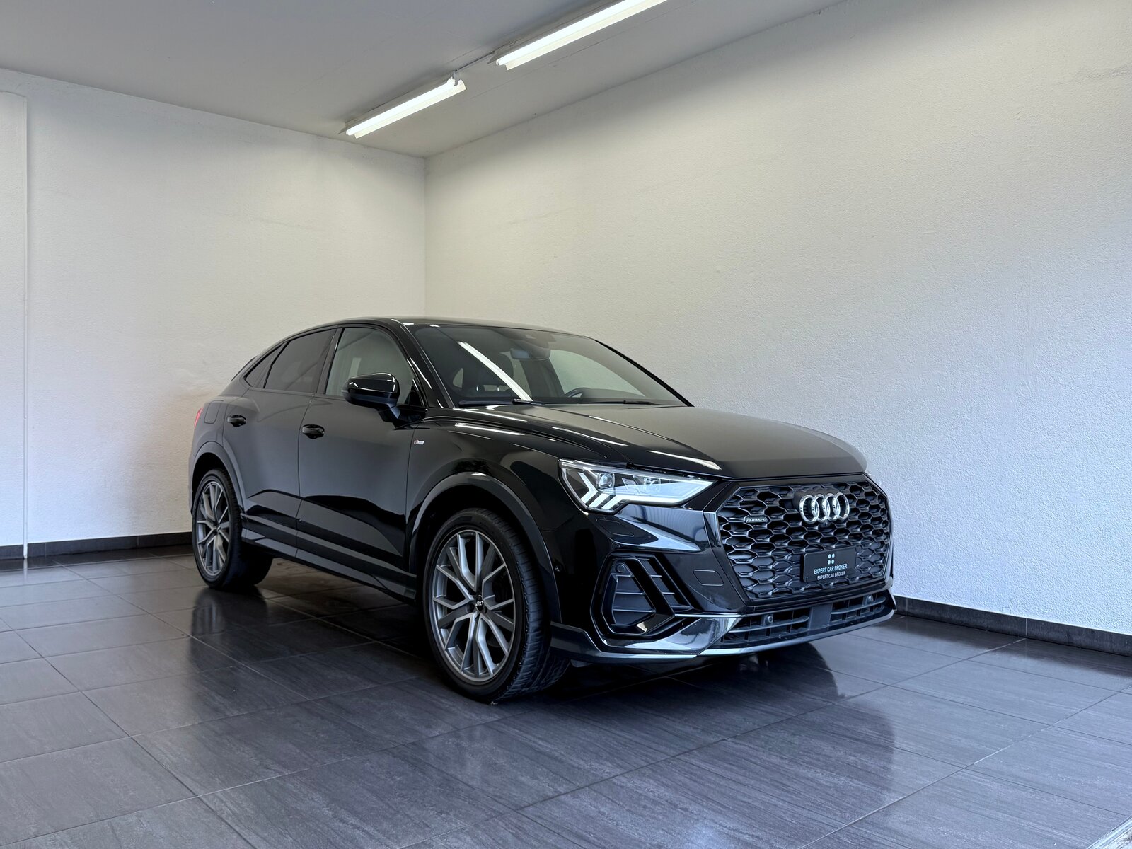 AUDI Q3 Sportback 45 TFSI S line quattro S-tronic, Benzin, Occasion / Gebraucht, Automatik - 3