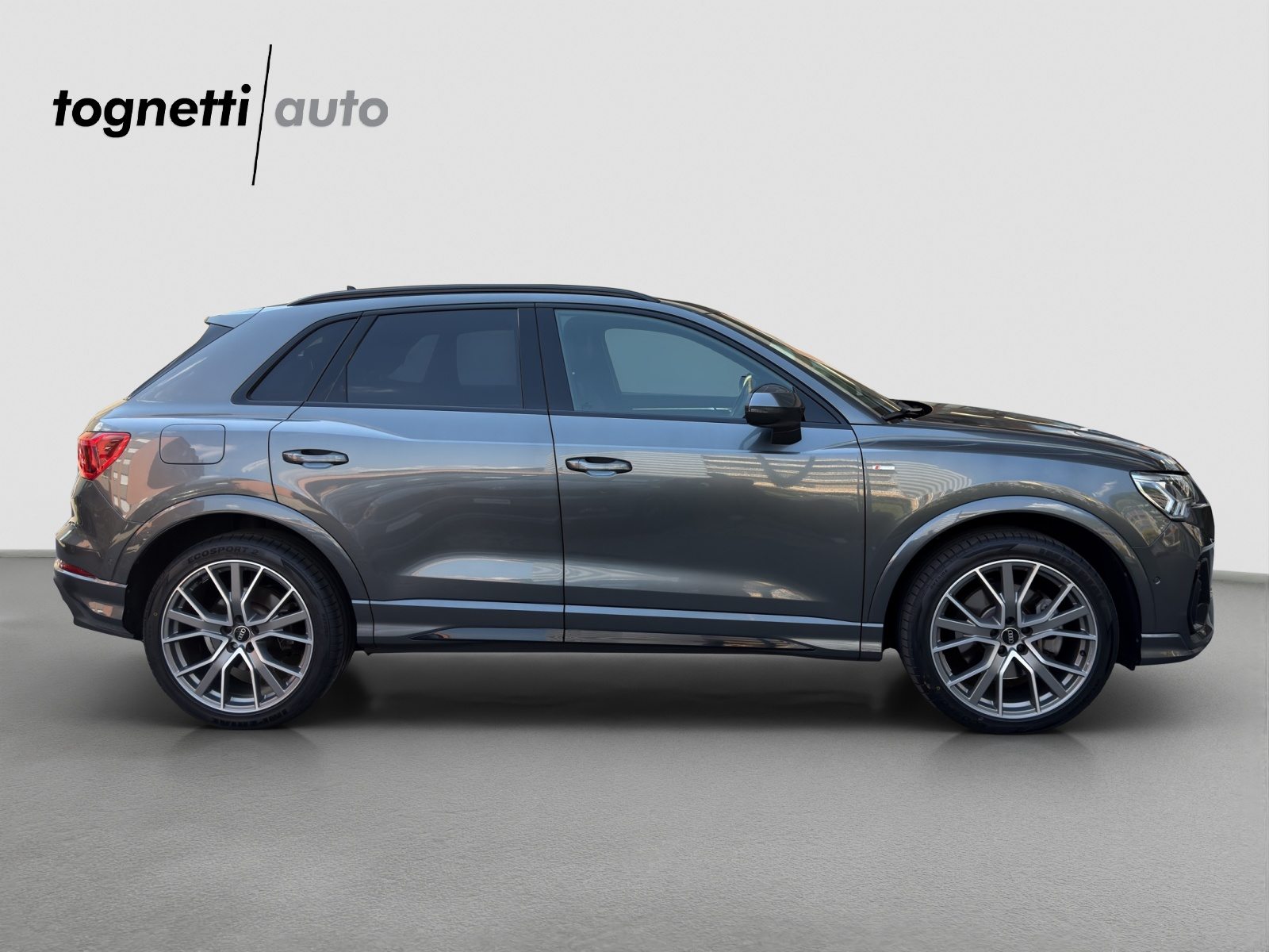 AUDI Q3 40 TDI S line, Diesel, Second hand / Used, Automatic - 3