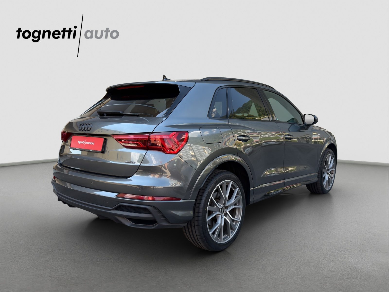 AUDI Q3 40 TDI S line, Diesel, Second hand / Used, Automatic - 4