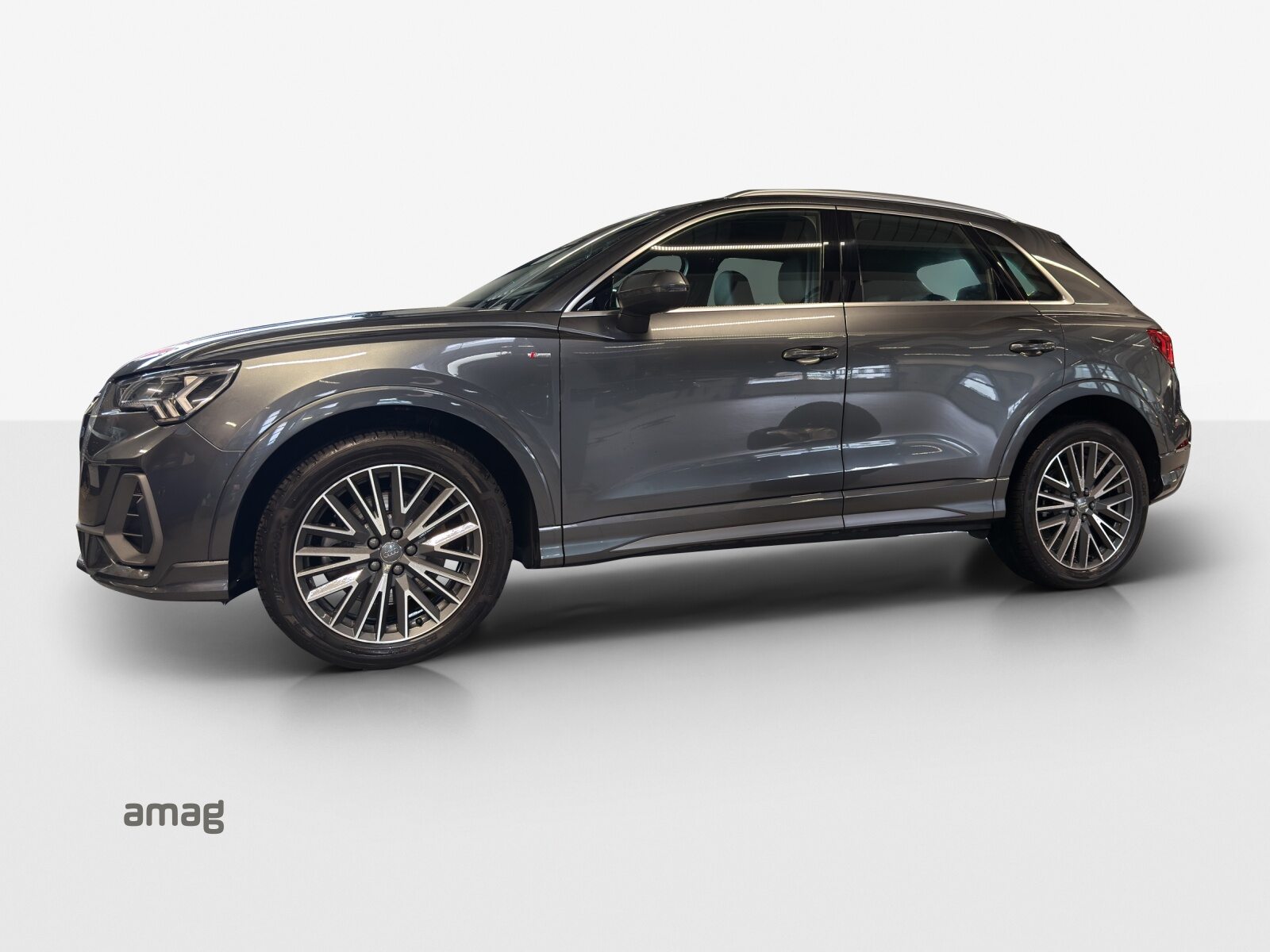 AUDI Q3 40 TFSI S line, Essence, Occasion / Utilisé, Automatique - 2