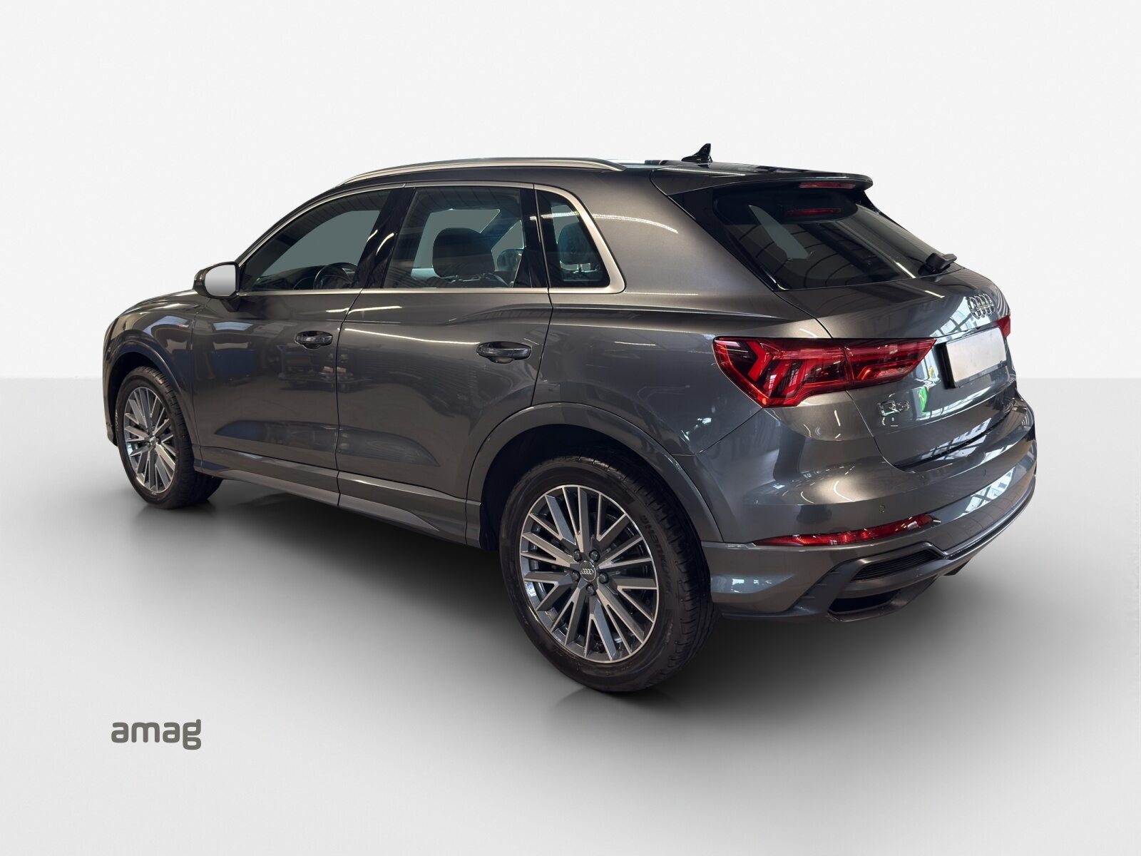 AUDI Q3 40 TFSI S line, Essence, Occasion / Utilisé, Automatique - 3