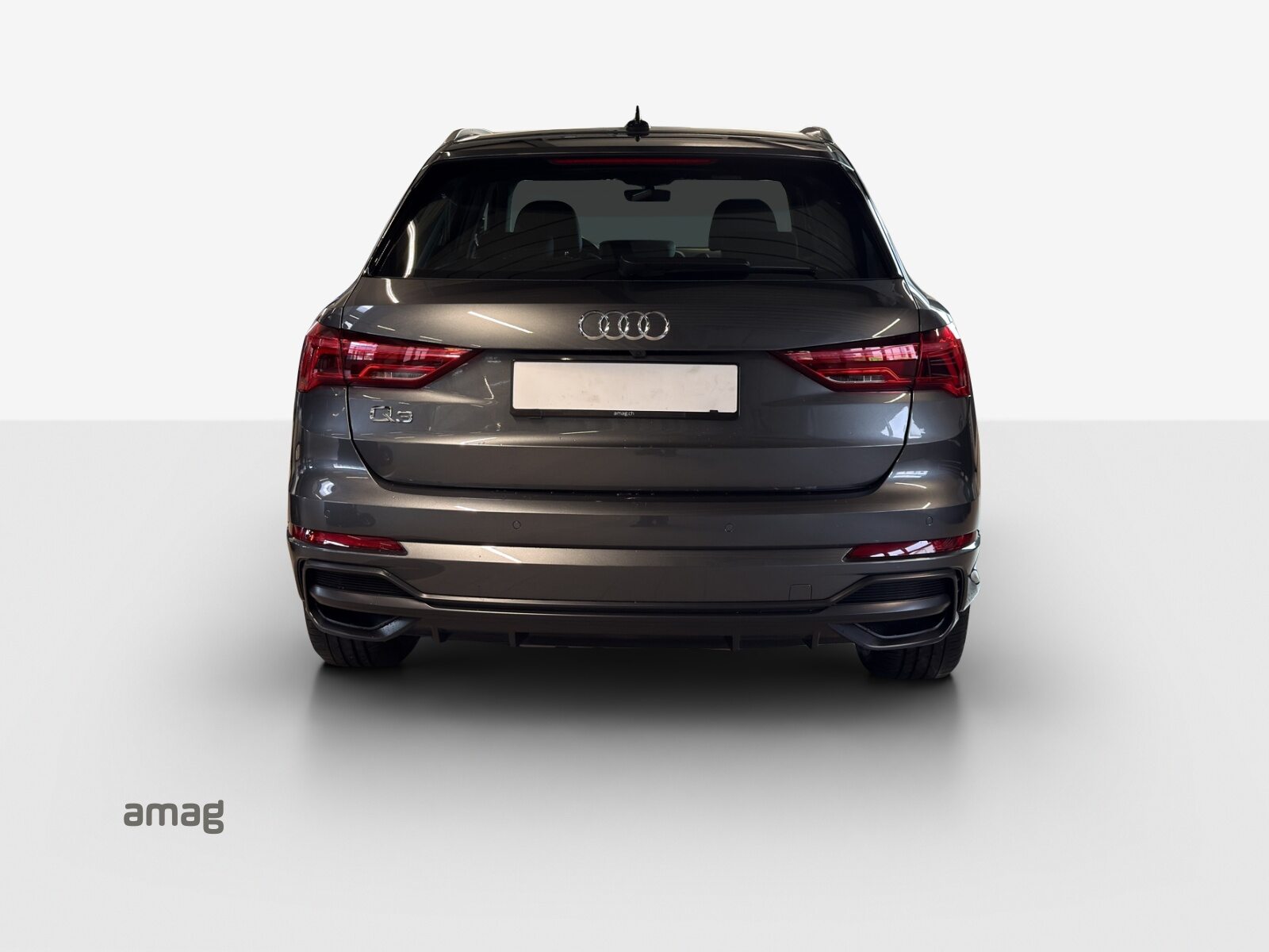 AUDI Q3 40 TFSI S line, Essence, Occasion / Utilisé, Automatique - 4