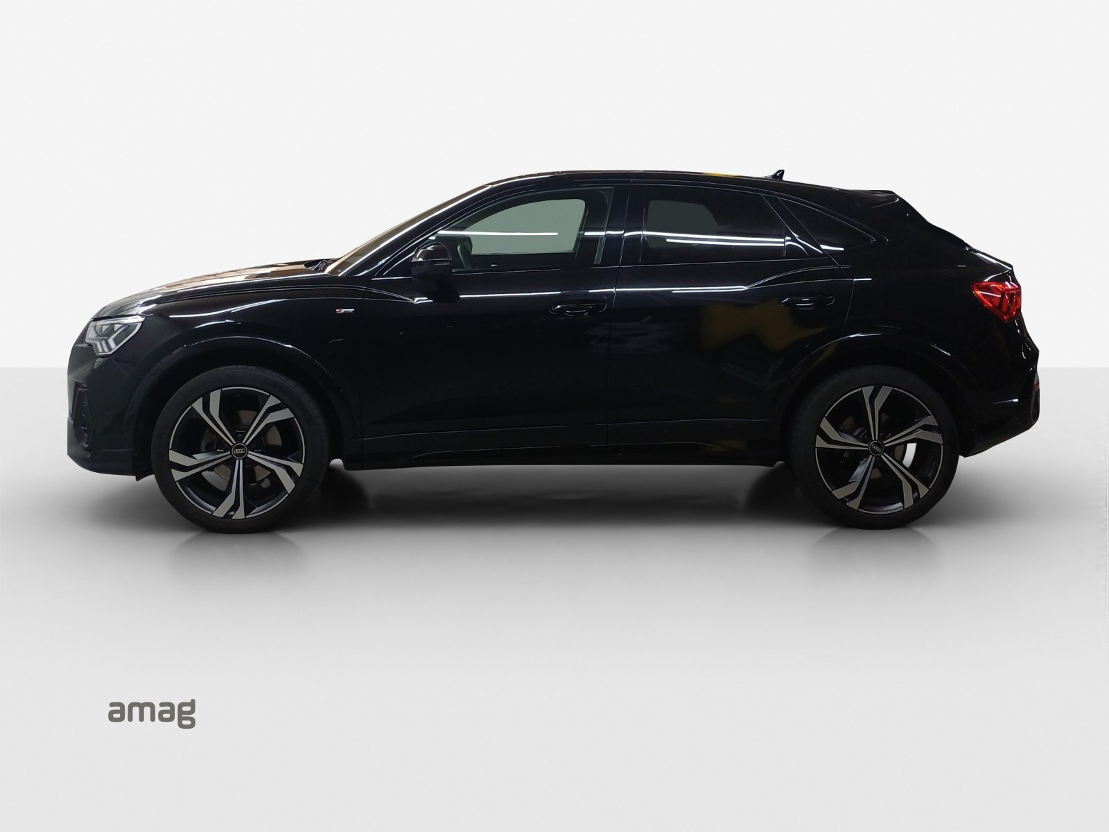 AUDI Q3 Sportback 35 TFSI S line Attraction, Benzin, Occasion / Gebraucht, Automatik - 2