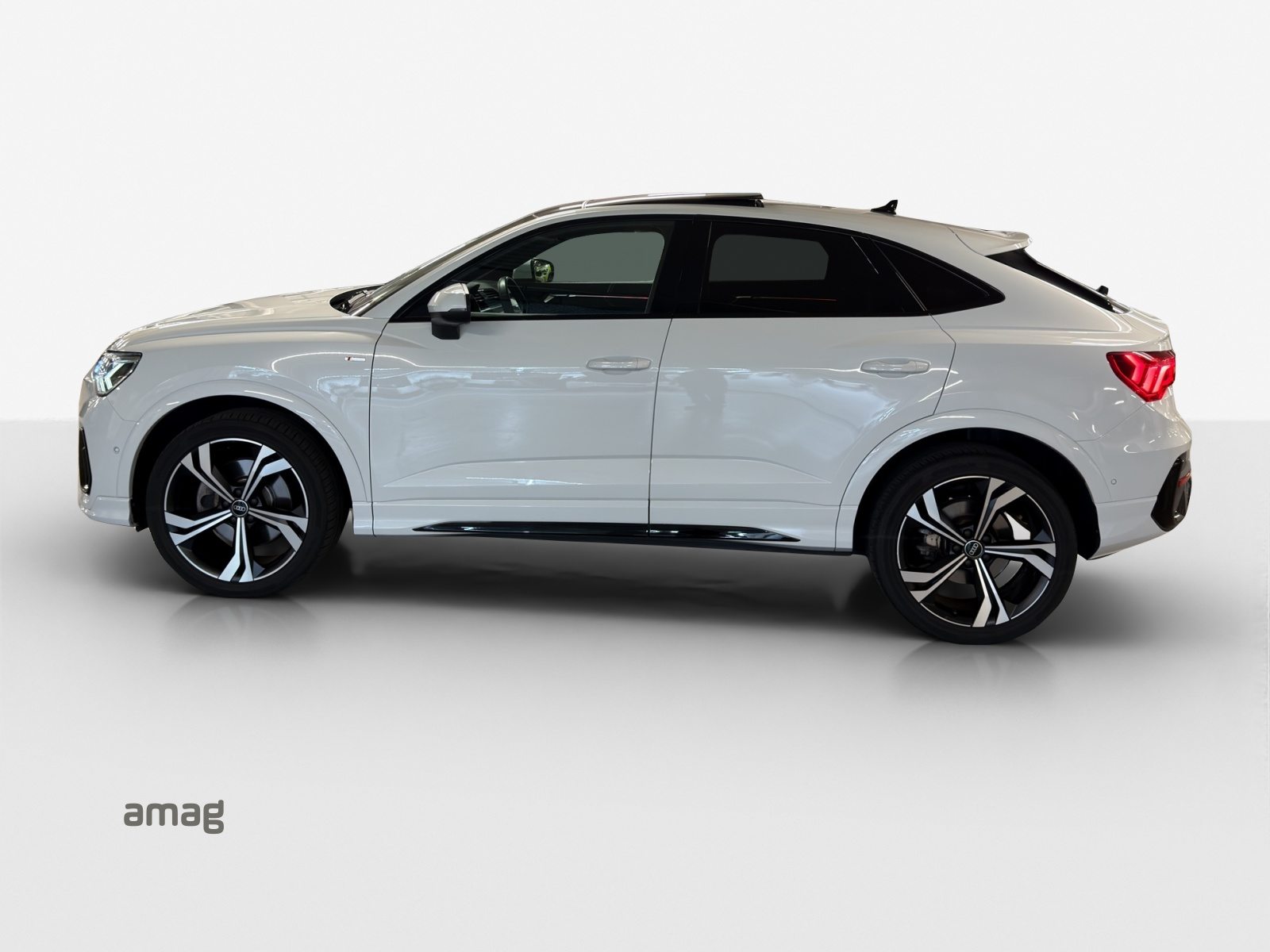 AUDI Q3 Sportback 40 TFSI S line, Essence, Occasion / Utilisé, Automatique - 2