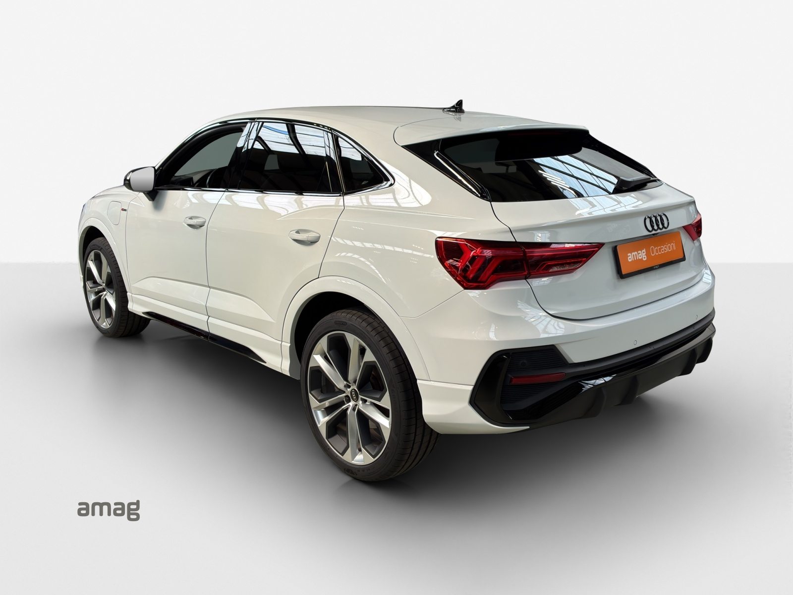 AUDI Q3 Sportback 45 TFSI e S line, Hybride Intégral Essence/Électricité, Occasion / Utilisé, Automatique - 3