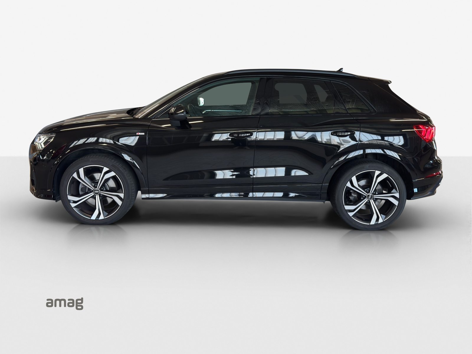 AUDI Q3 40 TFSI S line, Benzina, Occasioni / Usate, Automatico - 2
