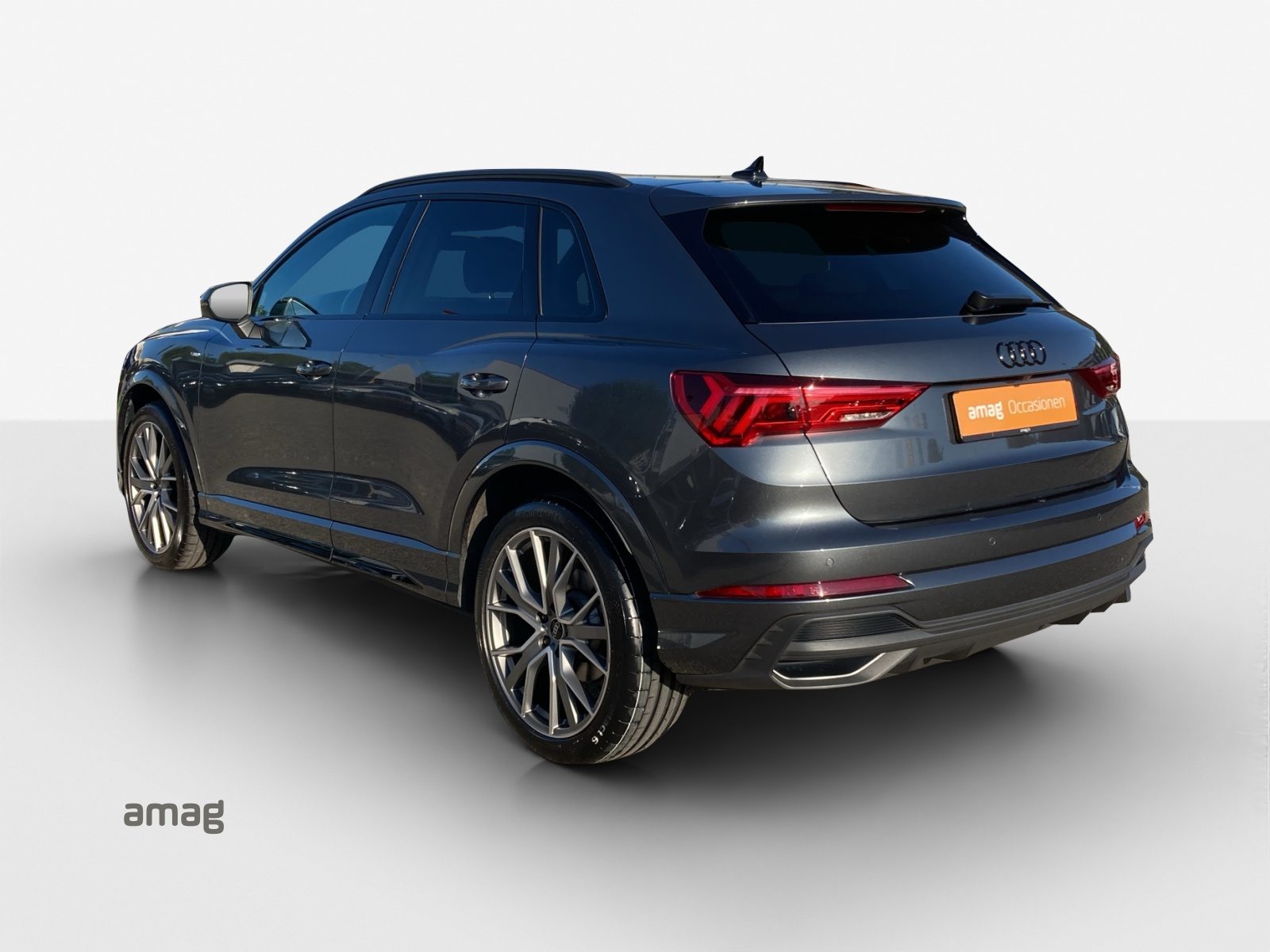AUDI Q3 35 TFSI S line Attraction, Benzin, Occasion / Gebraucht, Automatik - 3