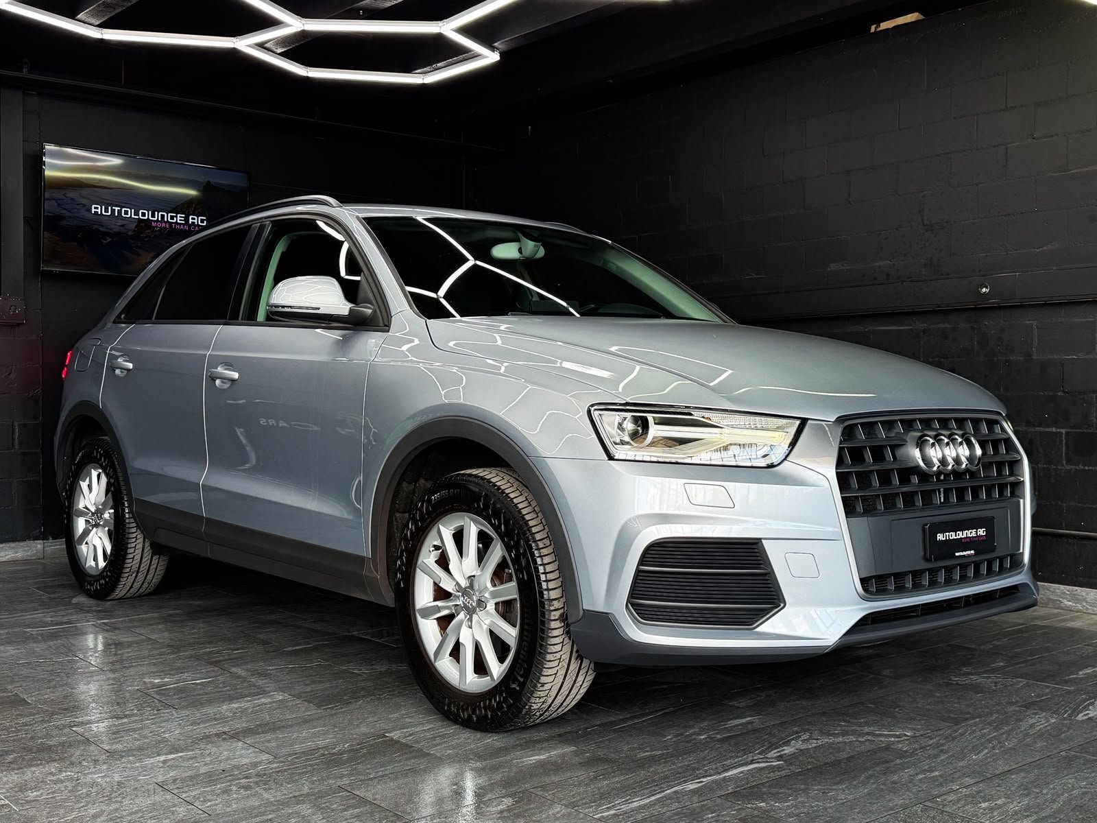 AUDI Q3 1.4 TFSI ultra sport, Petrol, Second hand / Used, Manual - 3
