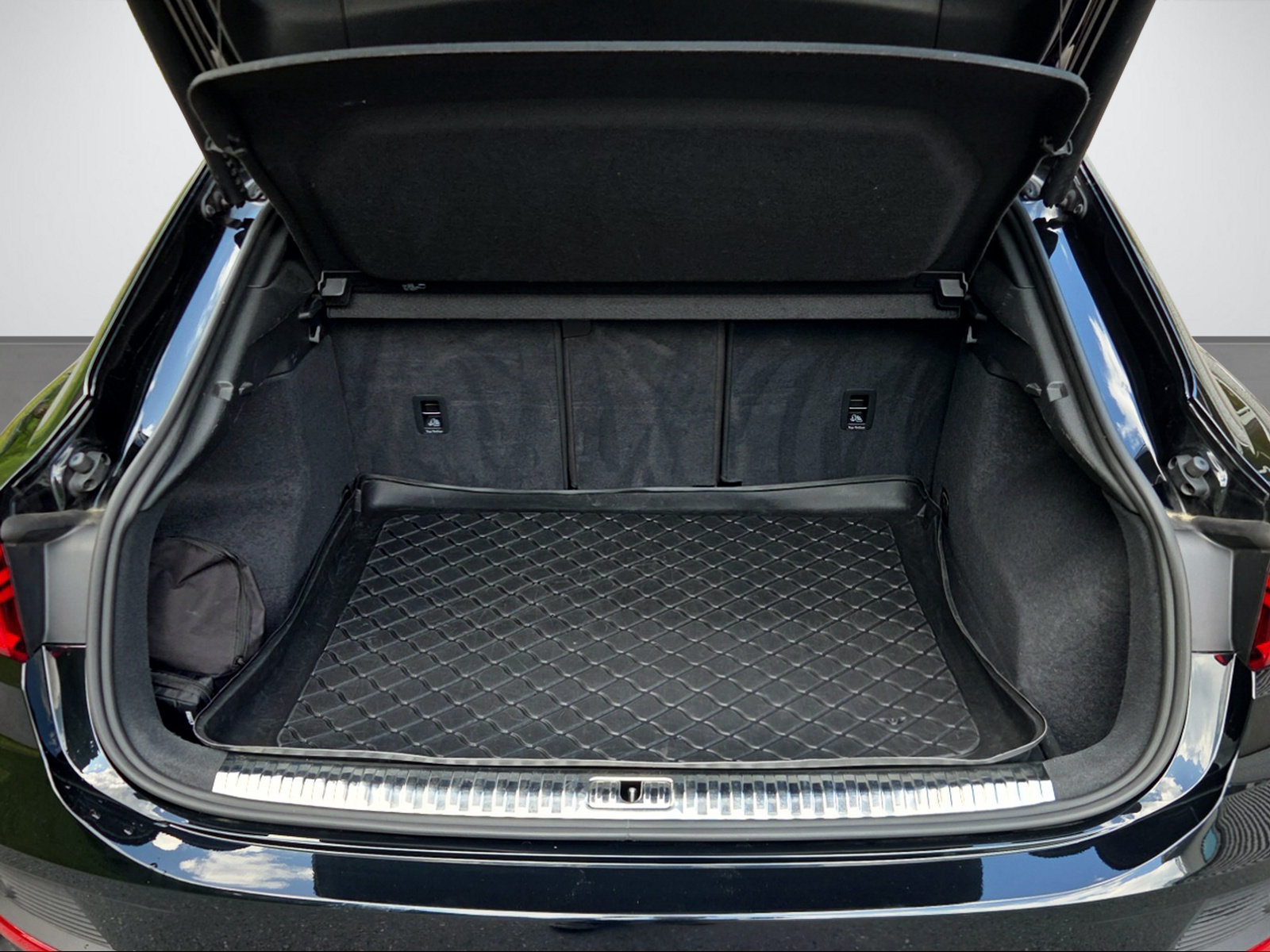 AUDI Q3 Sportback 2.0 40 TFSI S line quattro S-Tronic, Essence, Occasion / Utilisé, Automatique - 7