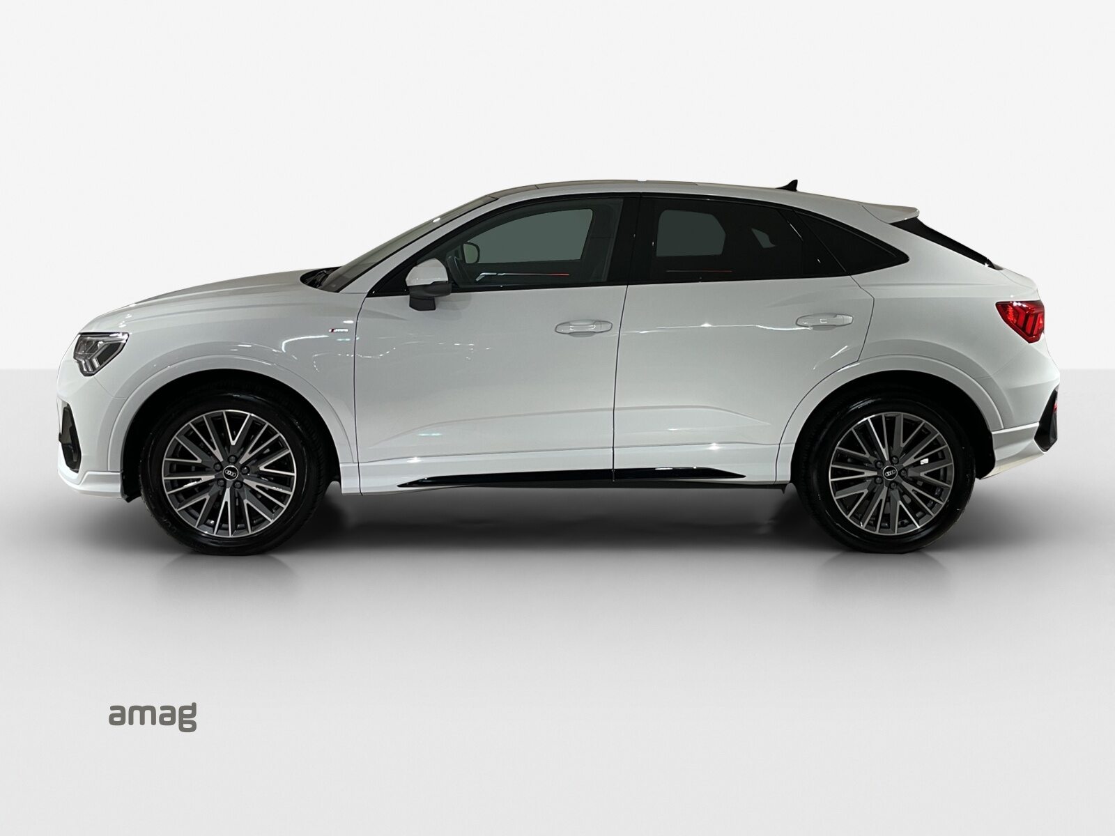AUDI Q3 Sportback 35 TFSI S line Attraction, Essence, Occasion / Utilisé, Automatique - 2
