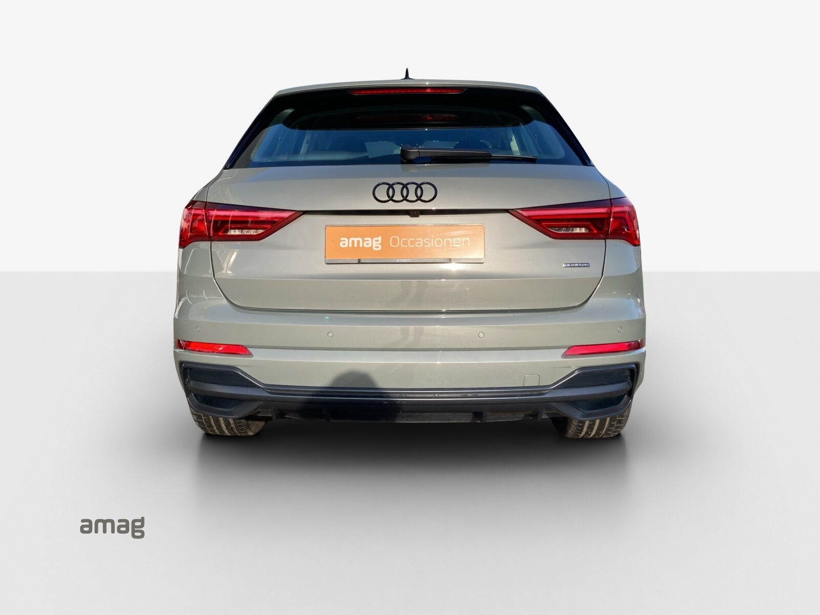 AUDI Q3 40 TDI S line Attraction, Diesel, Occasion / Utilisé, Automatique - 4