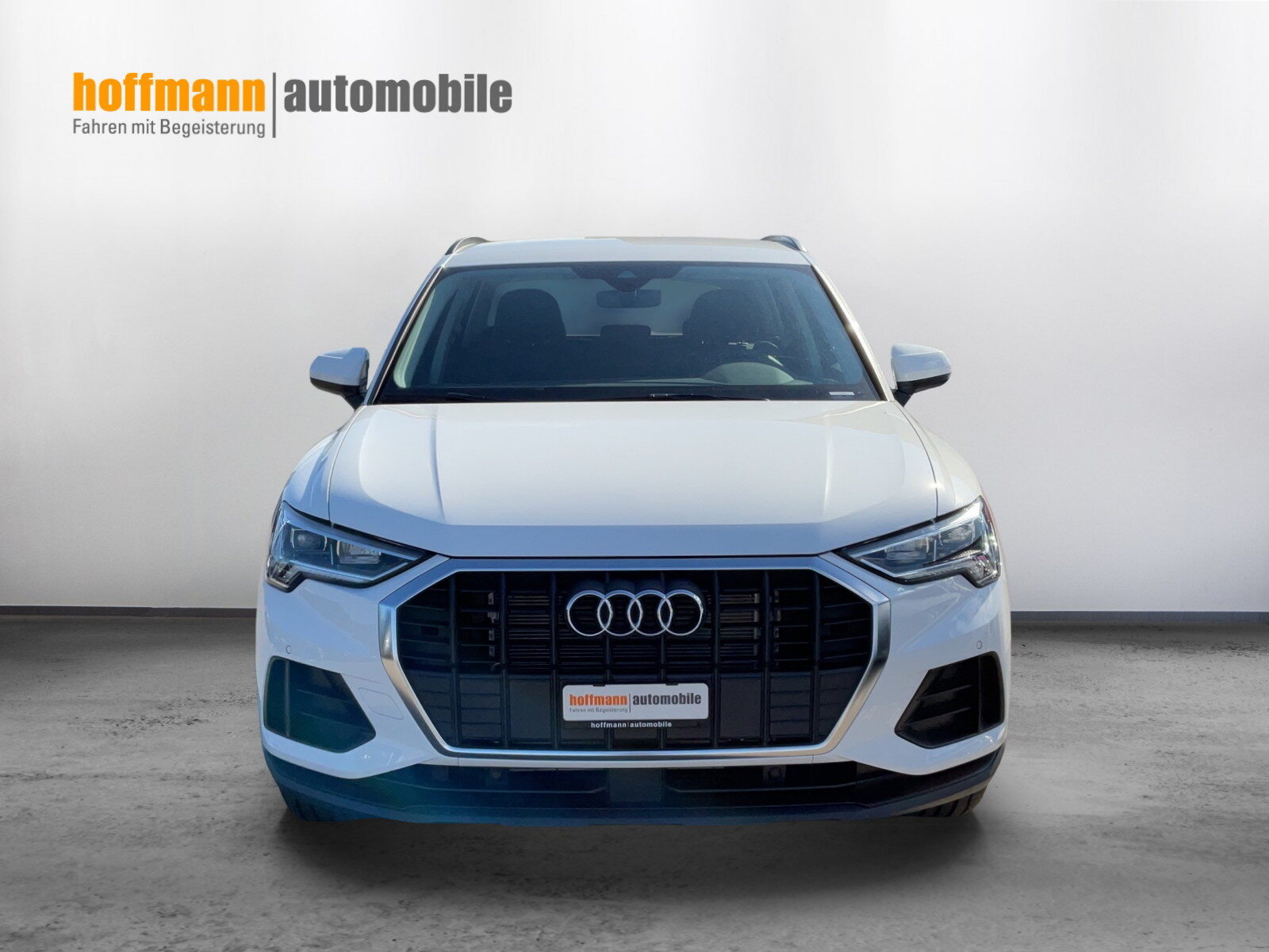 AUDI Q3 35 TFSI Attraction, Petrol, Second hand / Used, Automatic - 2