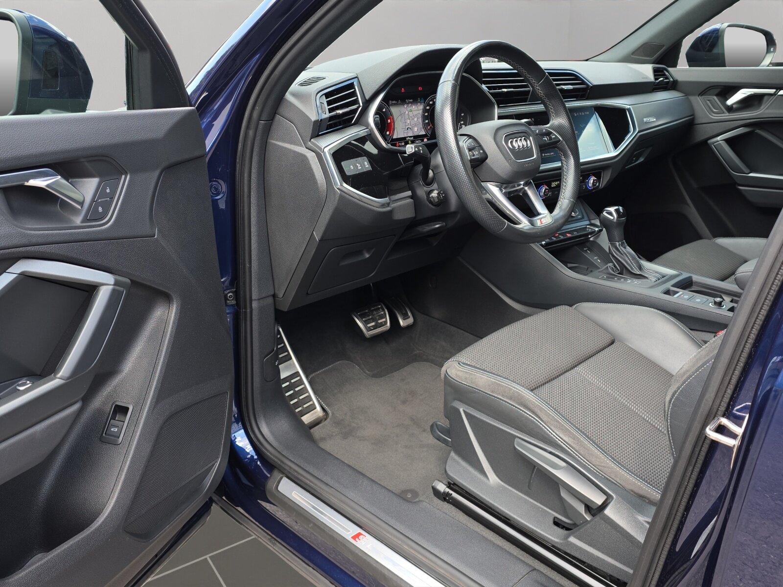 AUDI Q3 Sportback 40 TDI S line Attraction quattro S-tronic, Diesel, Occasion / Utilisé, Automatique - 7