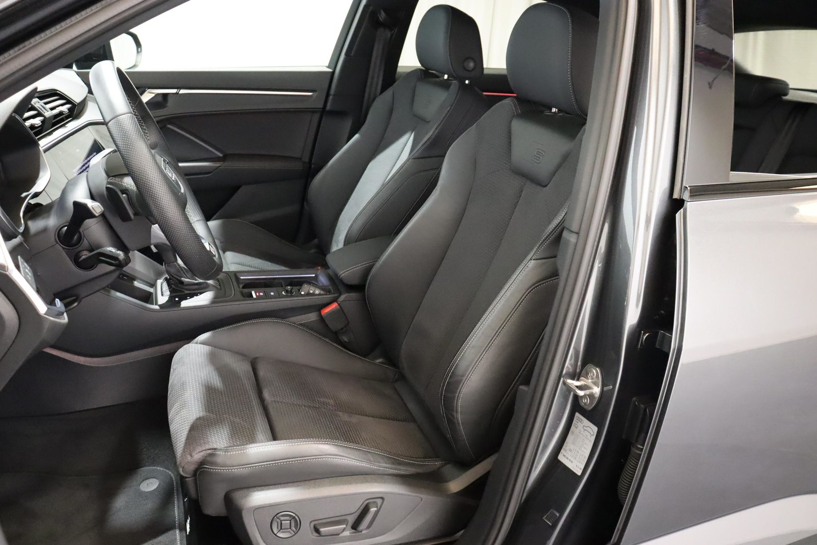 AUDI Q3 Sportback 1.5 35 TFSI S line S-Tronic, Hybride Léger Essence/Électricité, Occasion / Utilisé, Automatique - 7