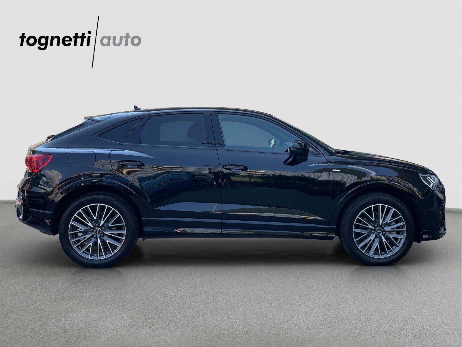AUDI Q3 Sportback 40 TFSI S line, Benzin, Occasion / Gebraucht, Automatik - 3