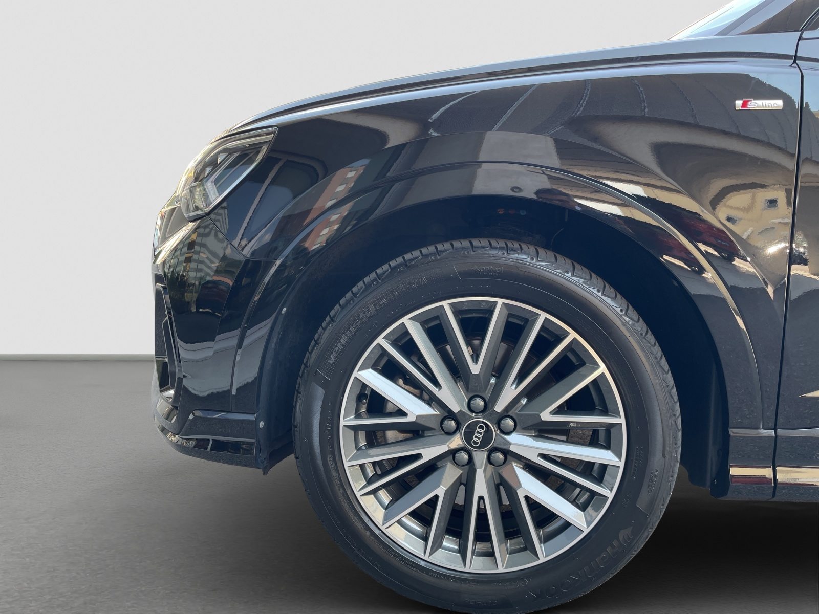 AUDI Q3 Sportback 40 TFSI S line, Benzin, Occasion / Gebraucht, Automatik - 5