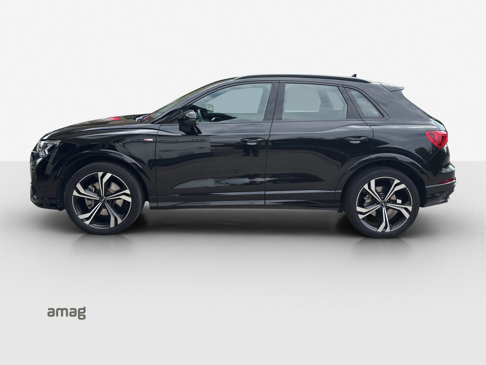 AUDI Q3 40 TFSI S line, Essence, Occasion / Utilisé, Automatique - 2