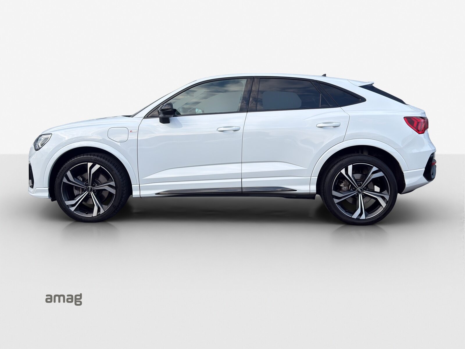 AUDI Q3 Sportback 45 TFSI e S line Attraction, Full-Hybrid Petrol/Electric, Second hand / Used, Automatic - 2