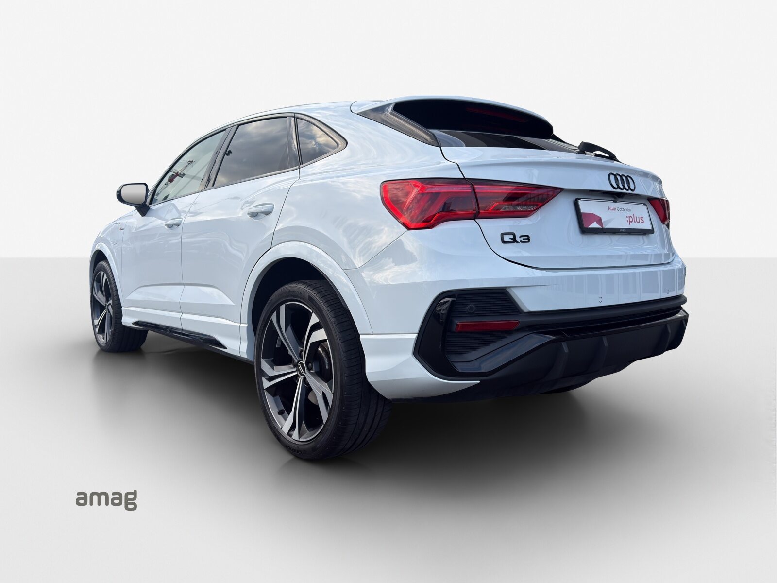 AUDI Q3 Sportback 45 TFSI e S line Attraction, Full-Hybrid Petrol/Electric, Second hand / Used, Automatic - 3